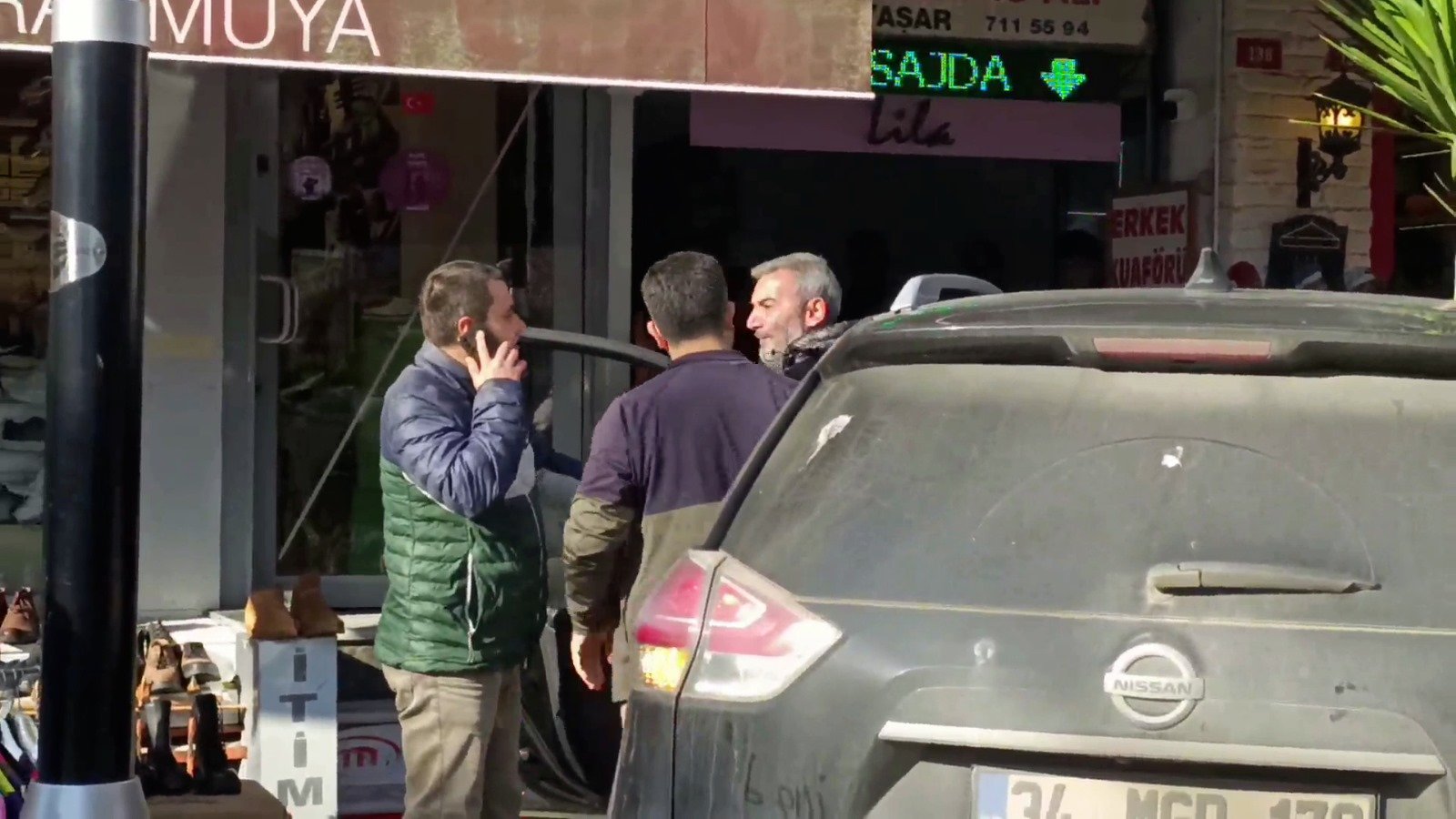 CHP Şile İlçe Başkanlığı önünde olay