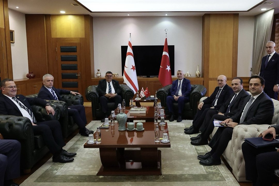 Ticaret Bakanı Ömer Bolat KKTC Maliye Bakanı Özdemir Berova