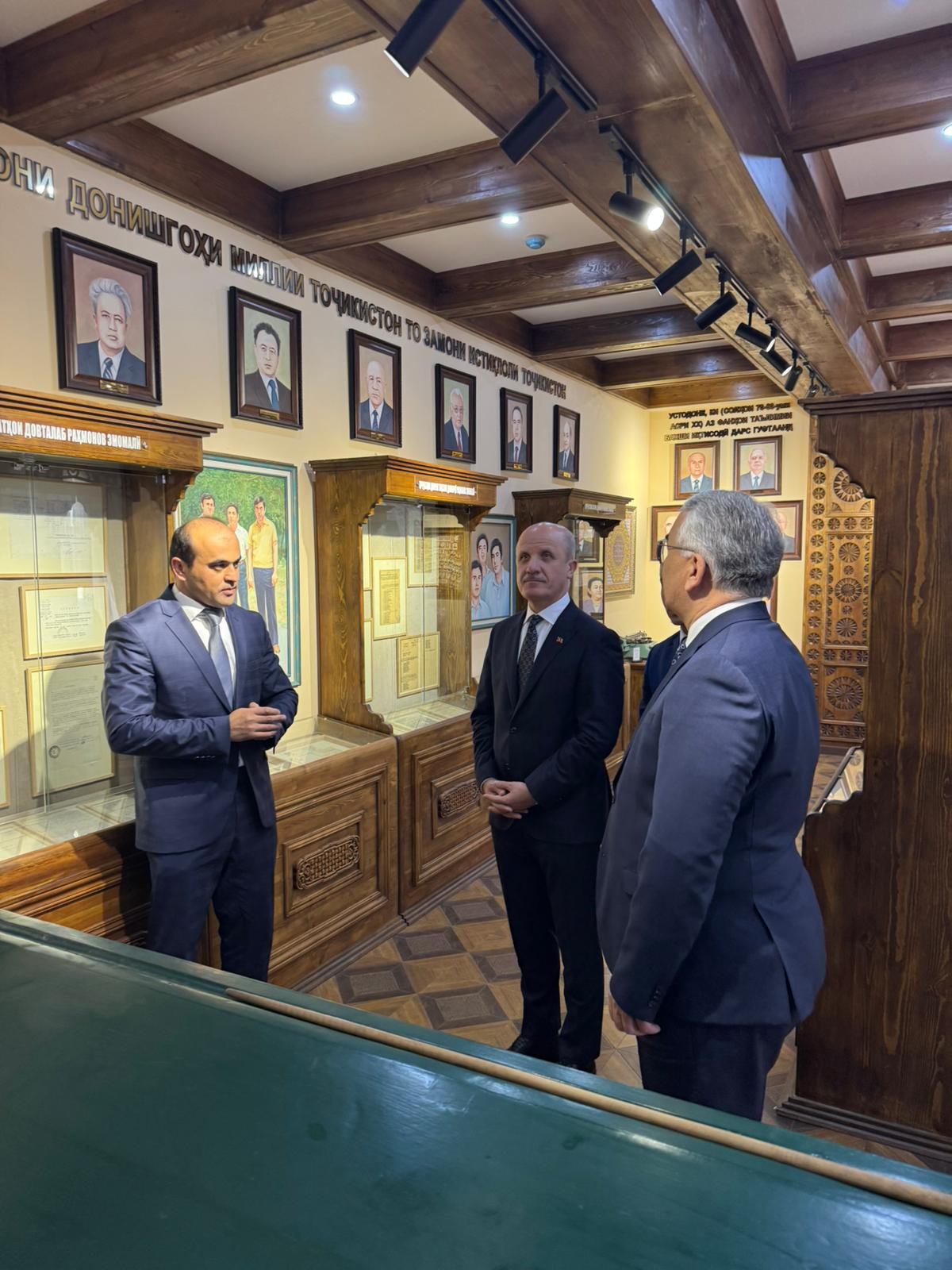 YÖK Başkanı Erol Özvar Tacikistan Milli Üniversitesi ziyareti