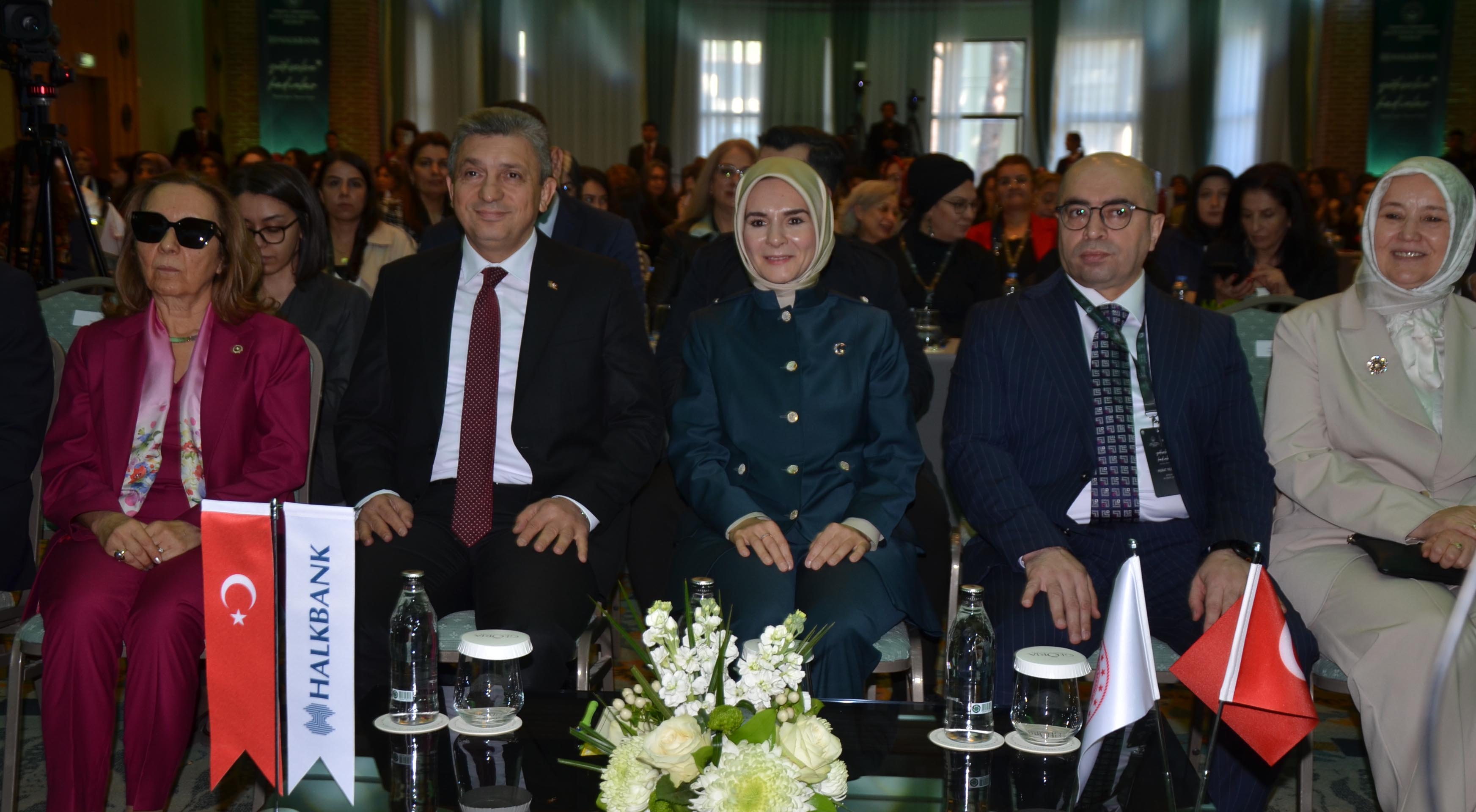 Bakan Mahinur Özdemir Göktaş