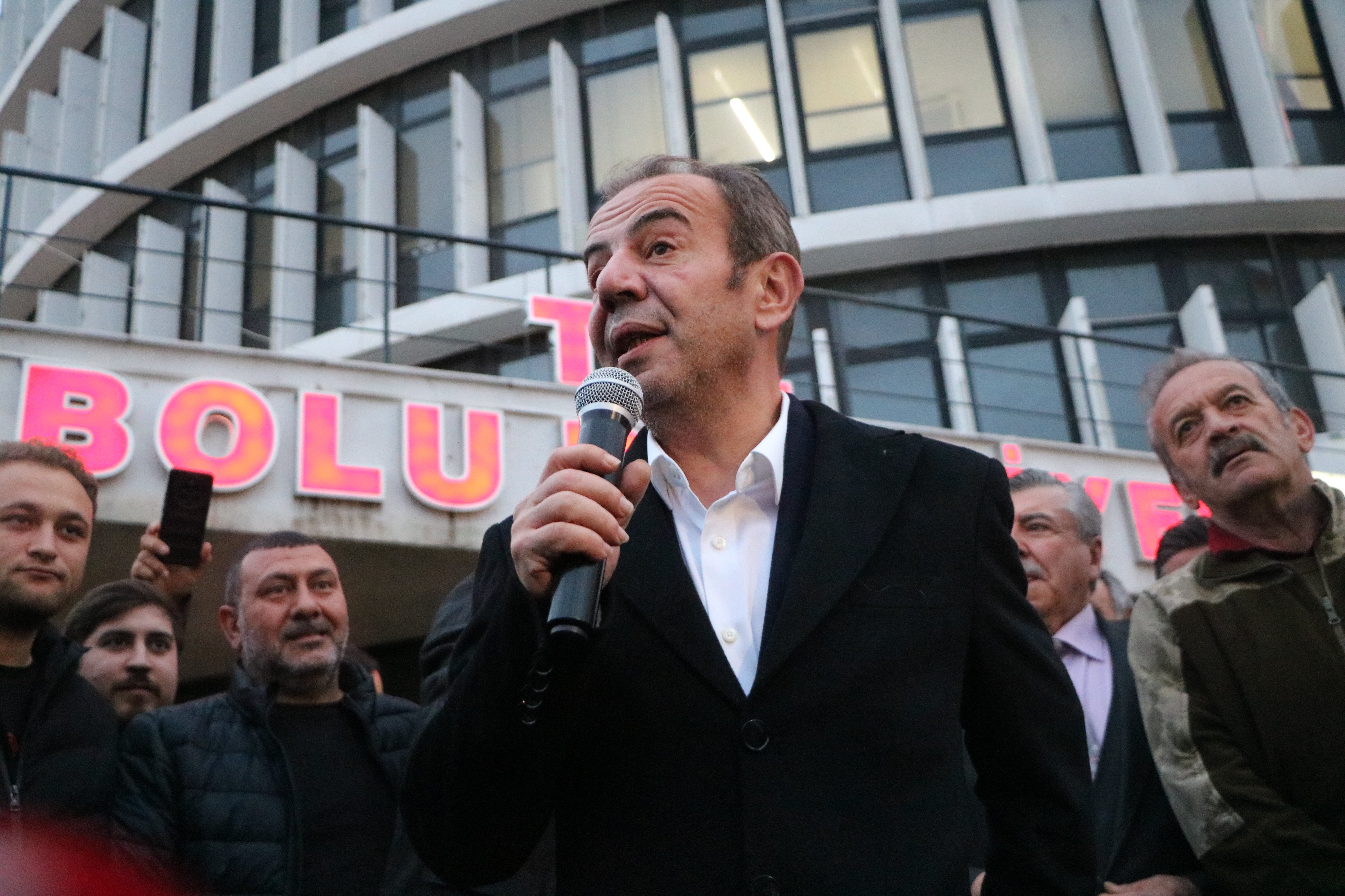 Tanju Özcan Umre yolculuğu