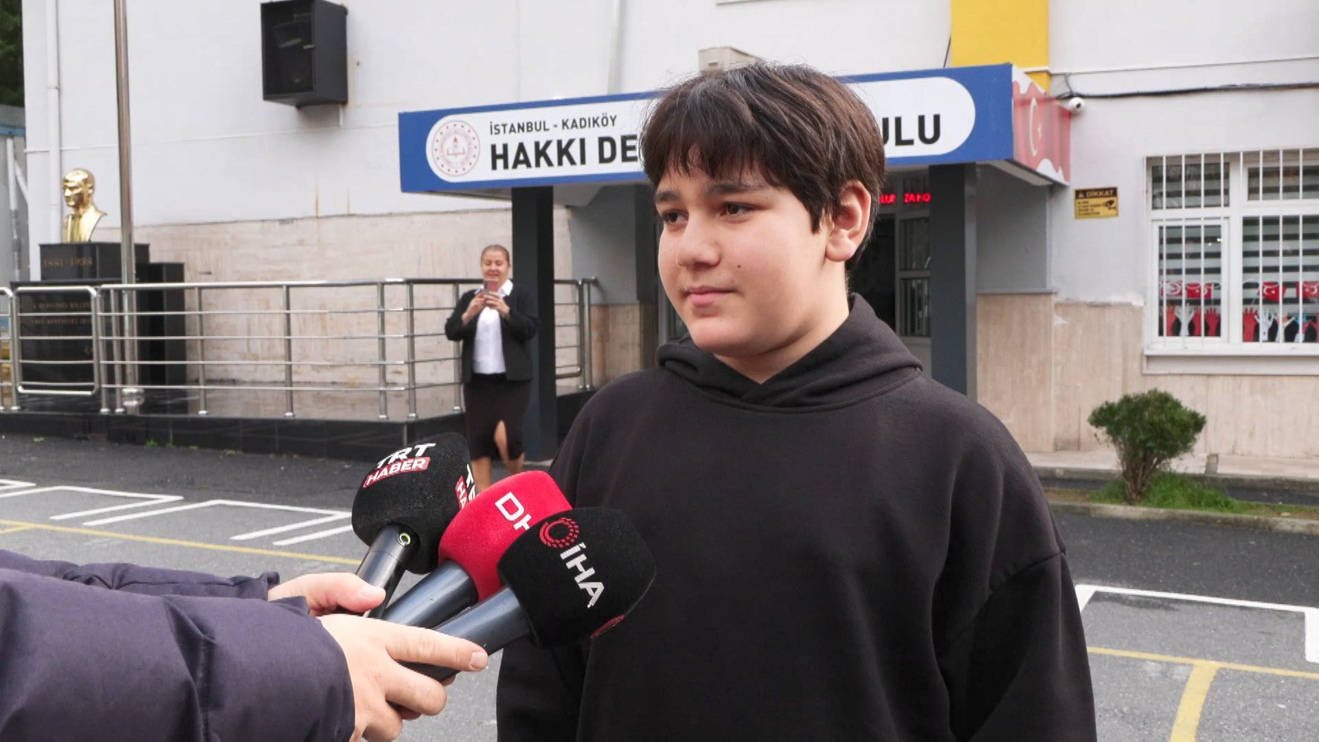 Bakan Tekin okul ziyareti