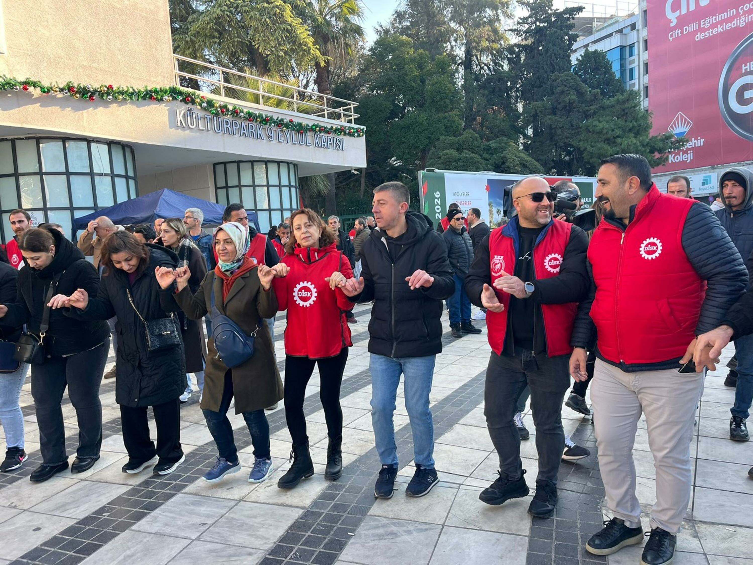 DİSK Genel-İş Şube Başkanı Ercan Gül konuşuyor