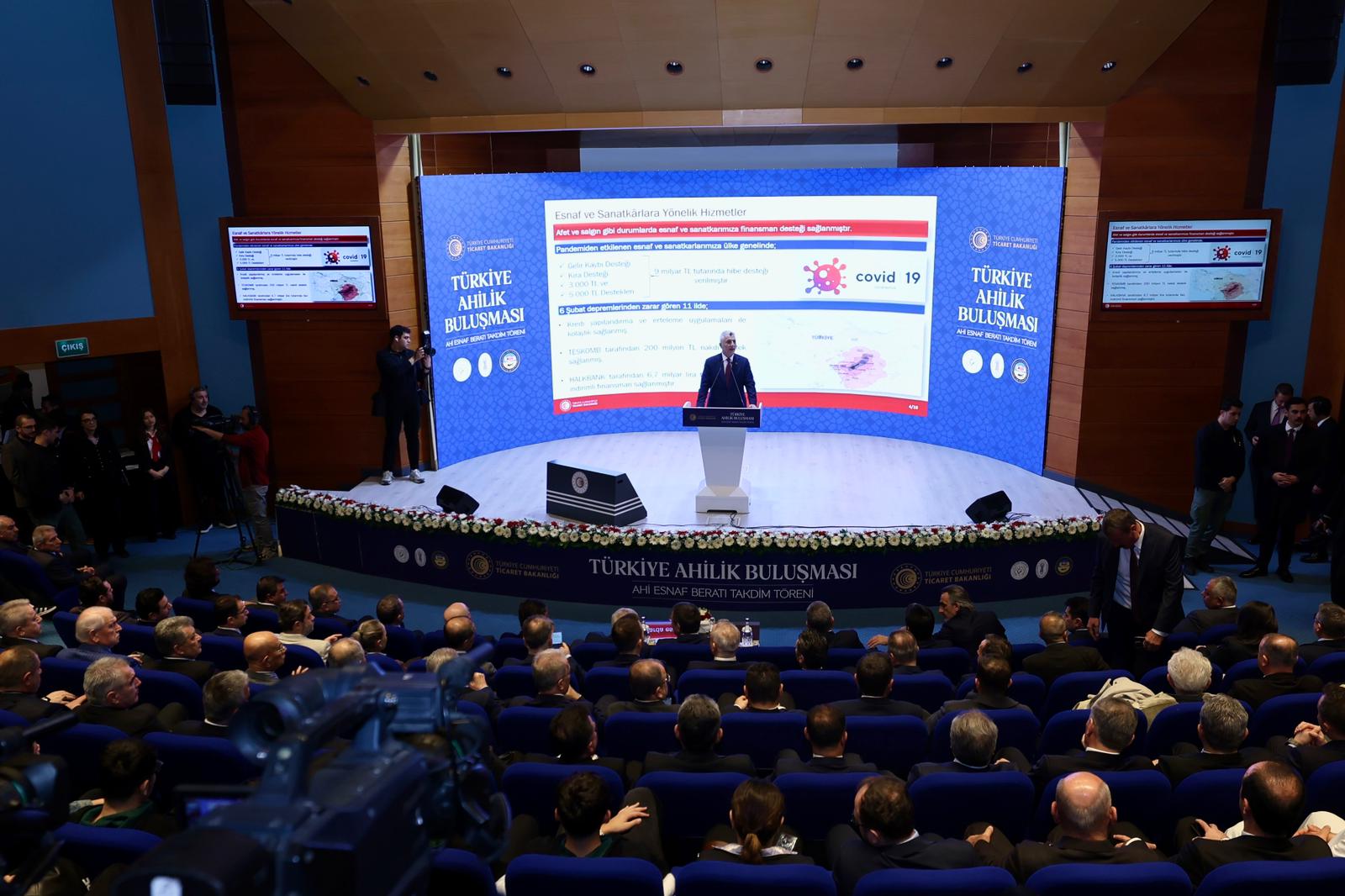 Cevdet Yılmaz ve Ömer Bolat Ahilik Töreninde