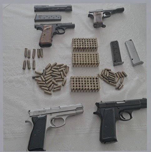Silah kaçakçılığı operasyonunda ele geçirilen mühimmat