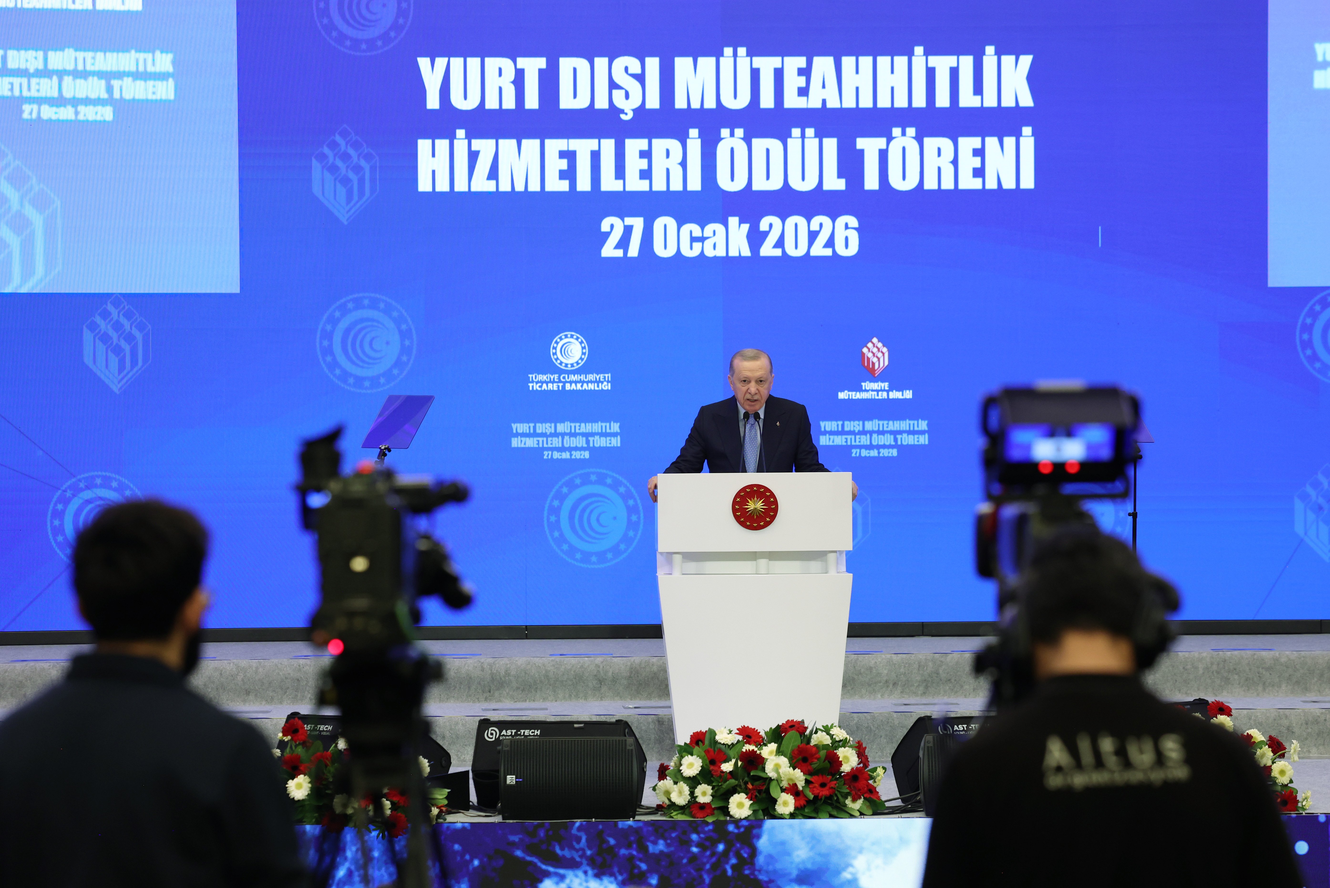 Cumhurbaşkanı Erdoğan konuşma yaparken