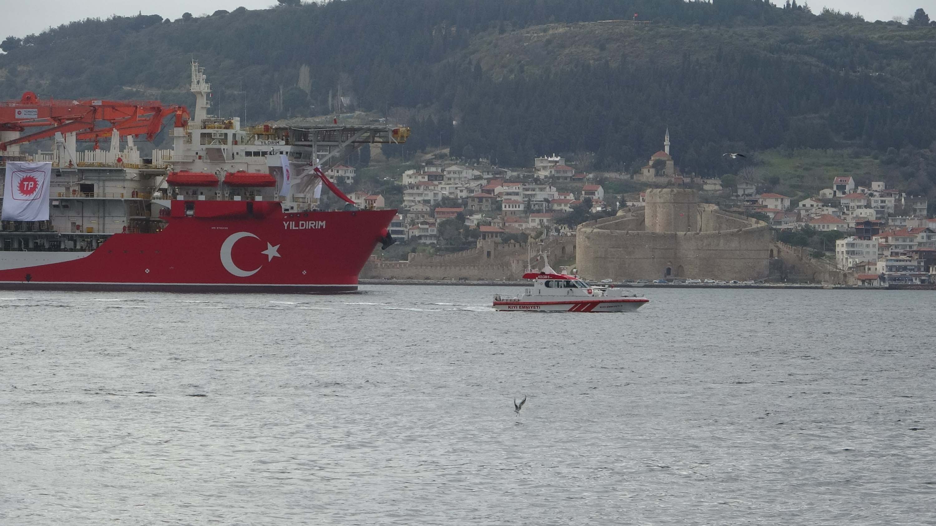 Yıldırım Sondaj Gemisi Çanakkale Boğazı