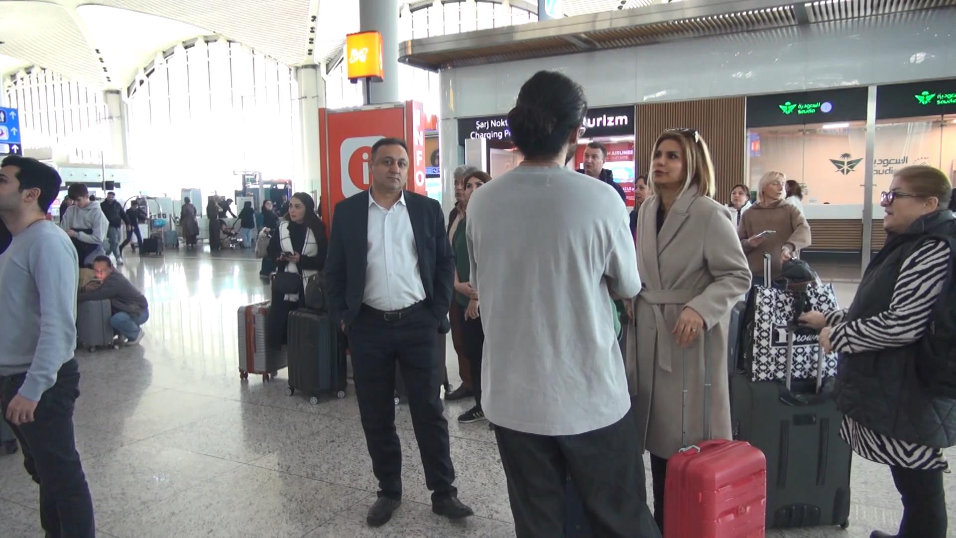 Havalimanında İran uçuşları için bilgi ekranı