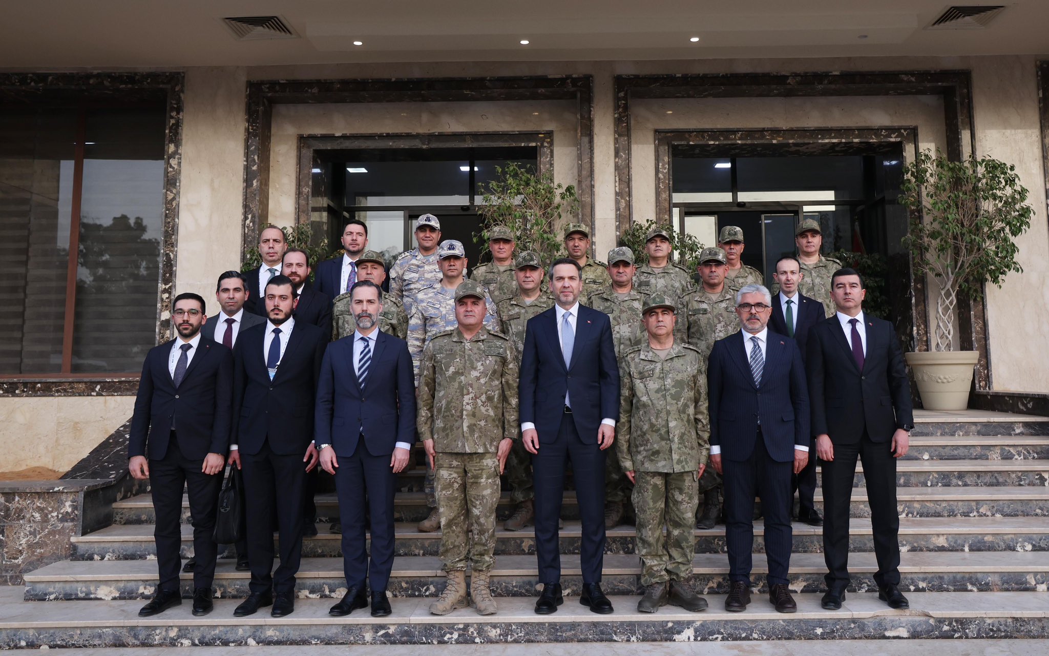 Bakan Alparslan Bayraktar Libya Görev Grubu Komutanlığı ziyareti