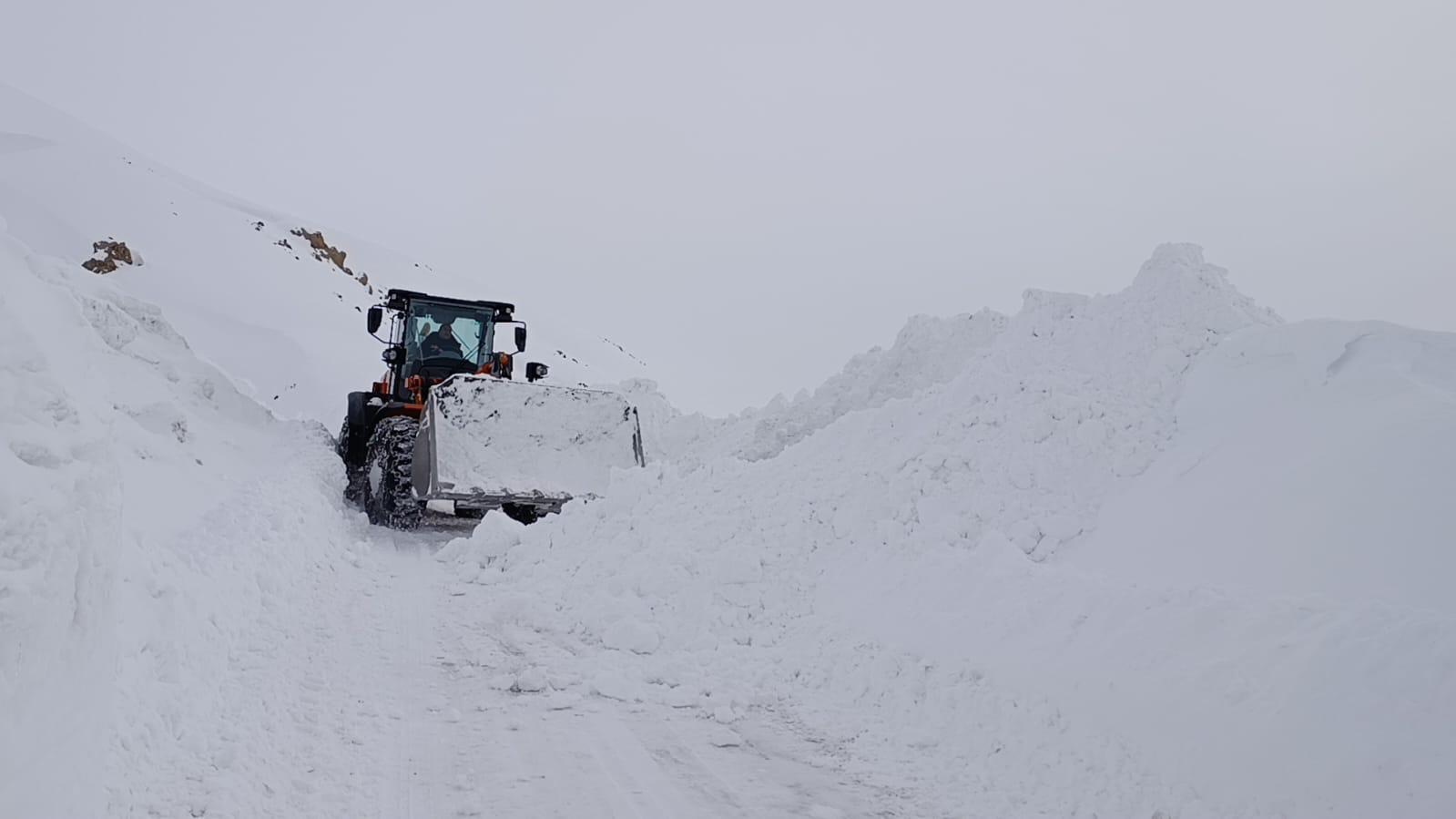 Şırnak İl Özel İdaresi ekipleri
