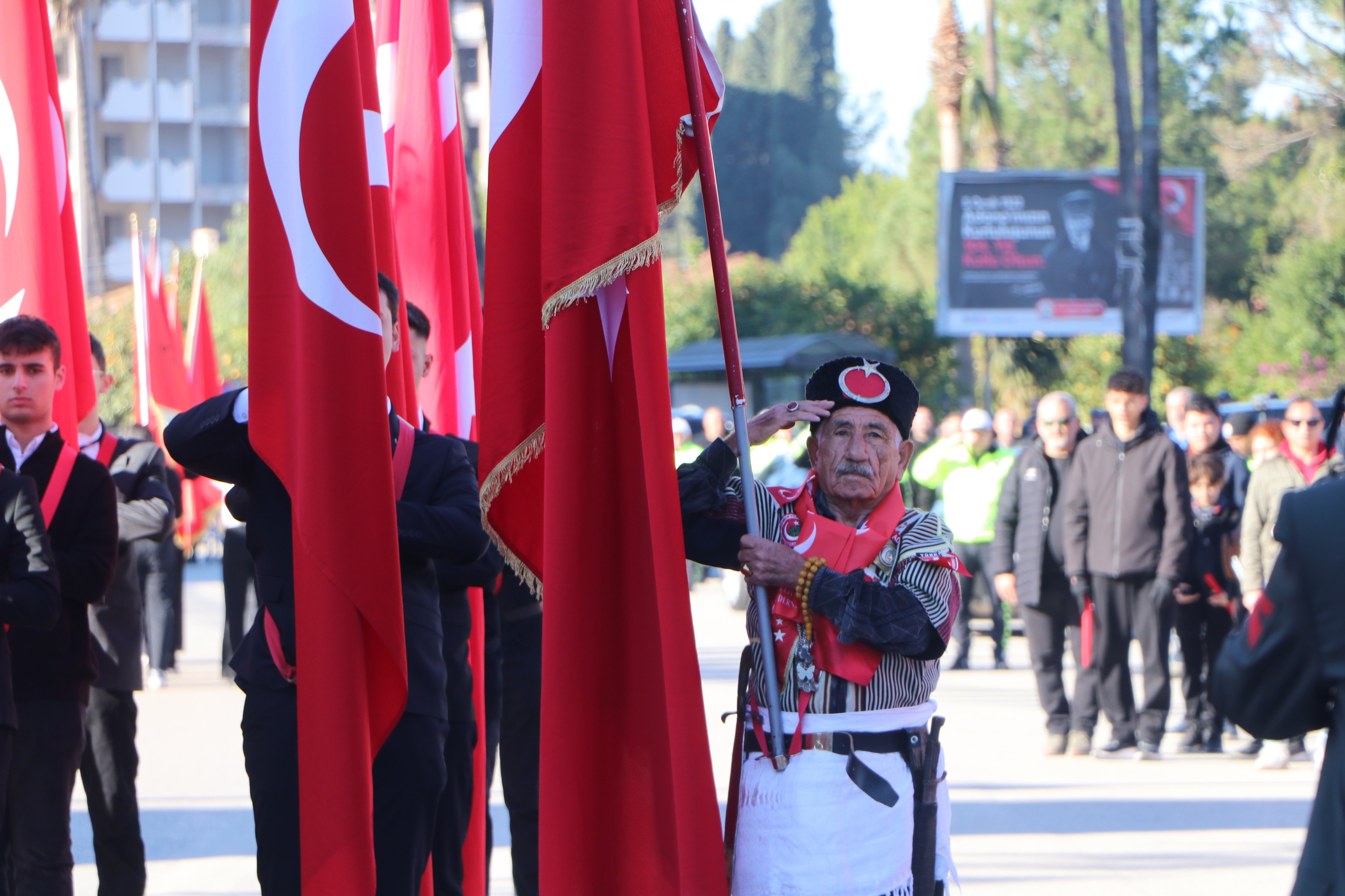 Adana Halk Oyunları Gösterisi