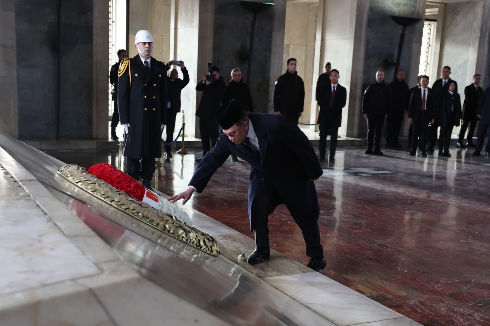 Malezya Başbakanı Enver İbrahim Anıtkabir ziyareti