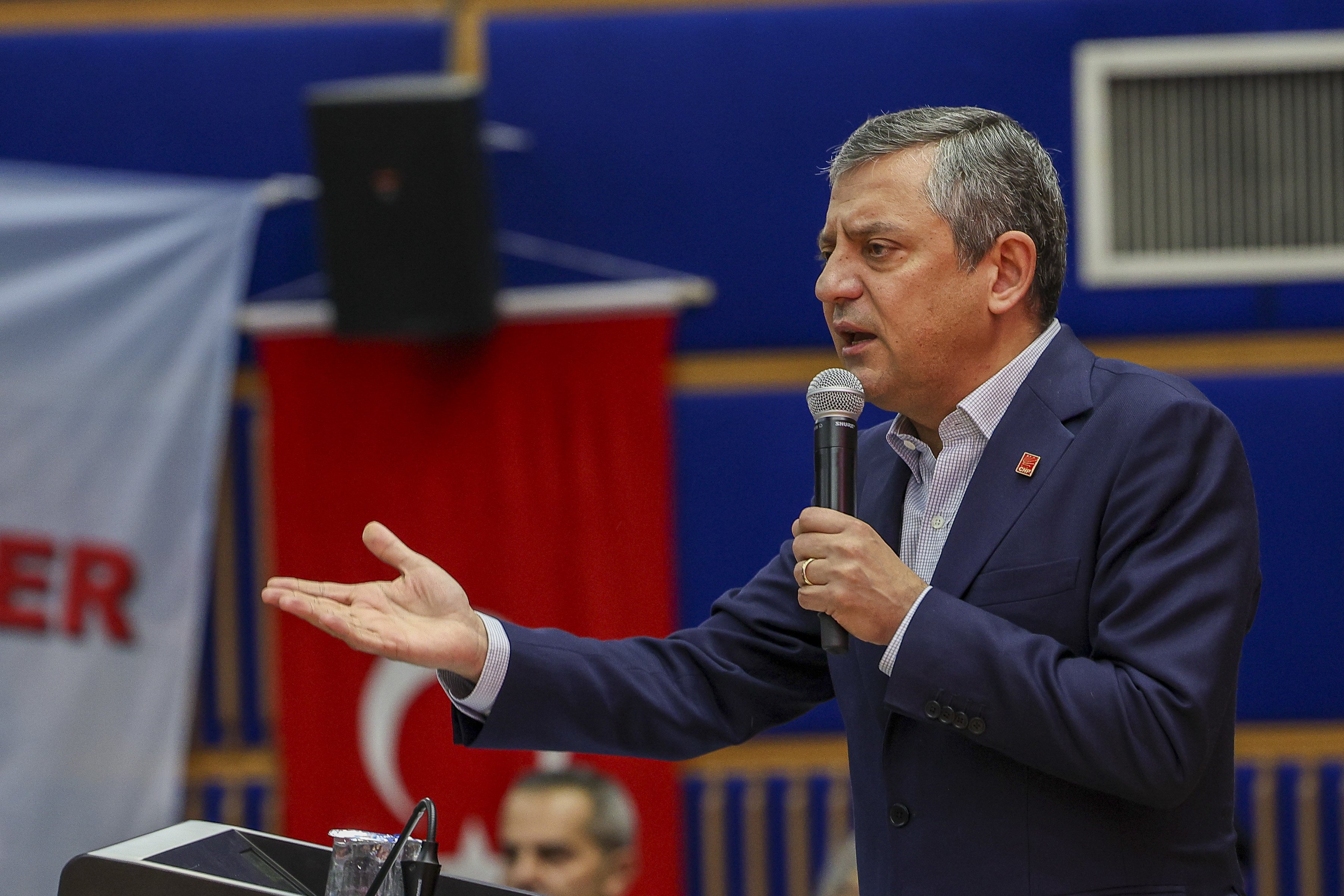 Özgür Özel Emeklilere Hitap