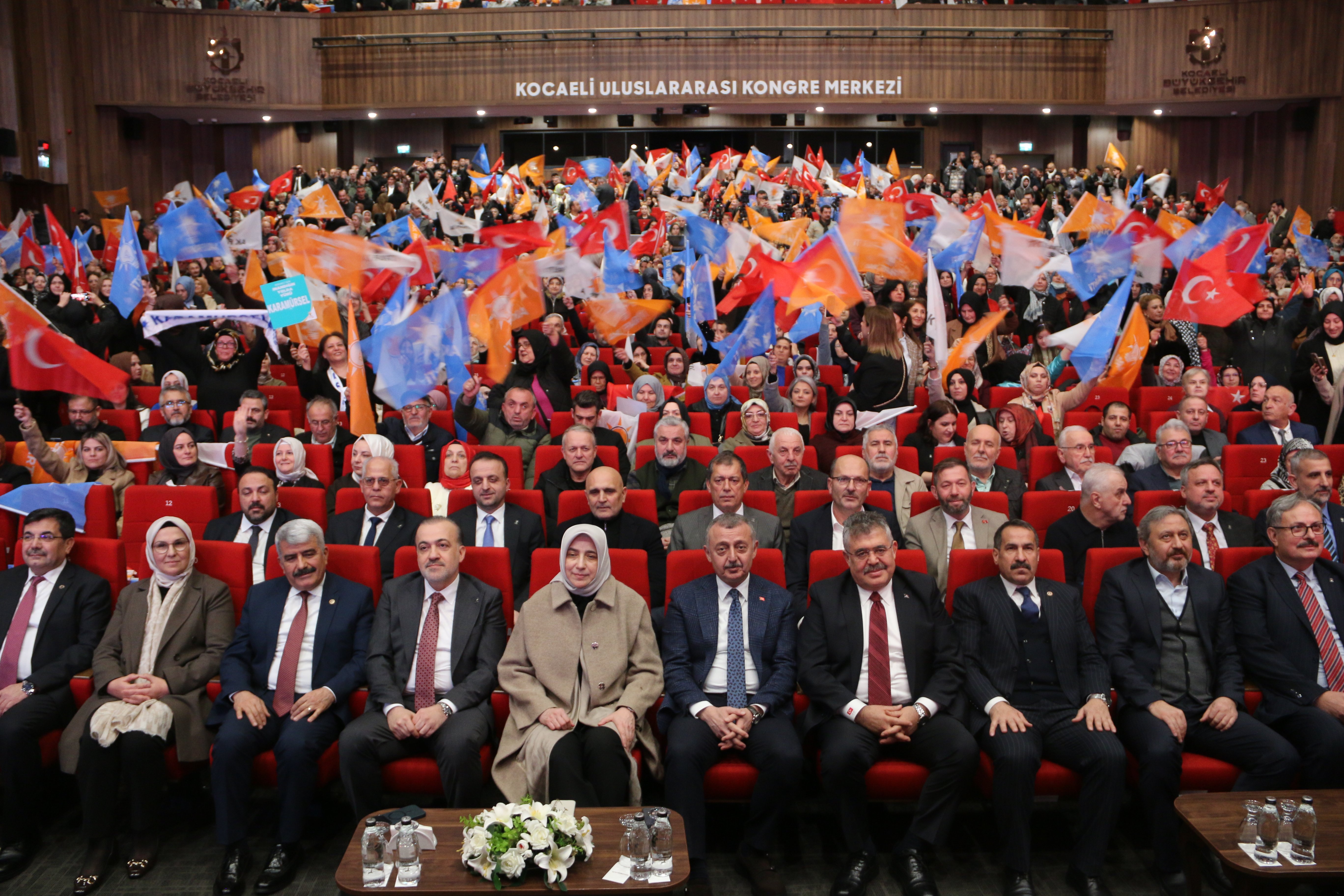 Özlem Zengin Konuşma Yapıyor