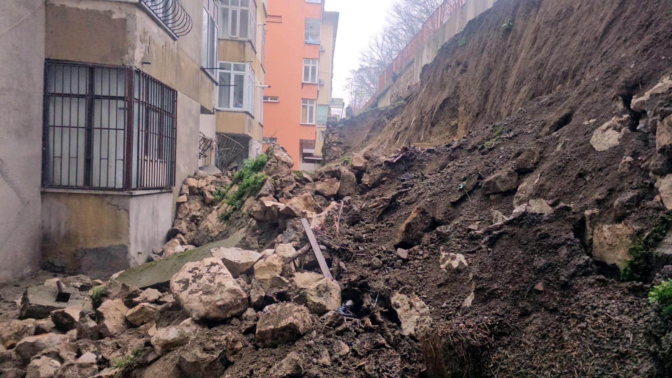 Edirne istinat duvarı çökme anı