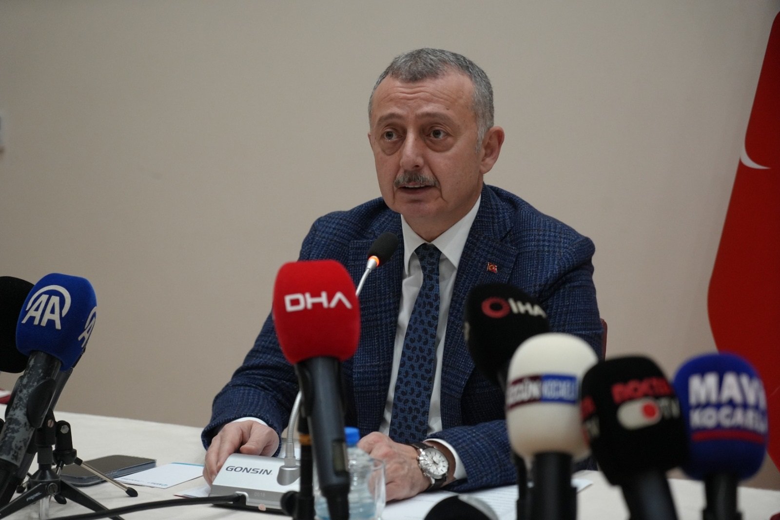 Kocaeli Valisi İlhami Aktaş ve Büyükşehir Belediye Başkanı Tahir Büyükakın hastane açıklaması