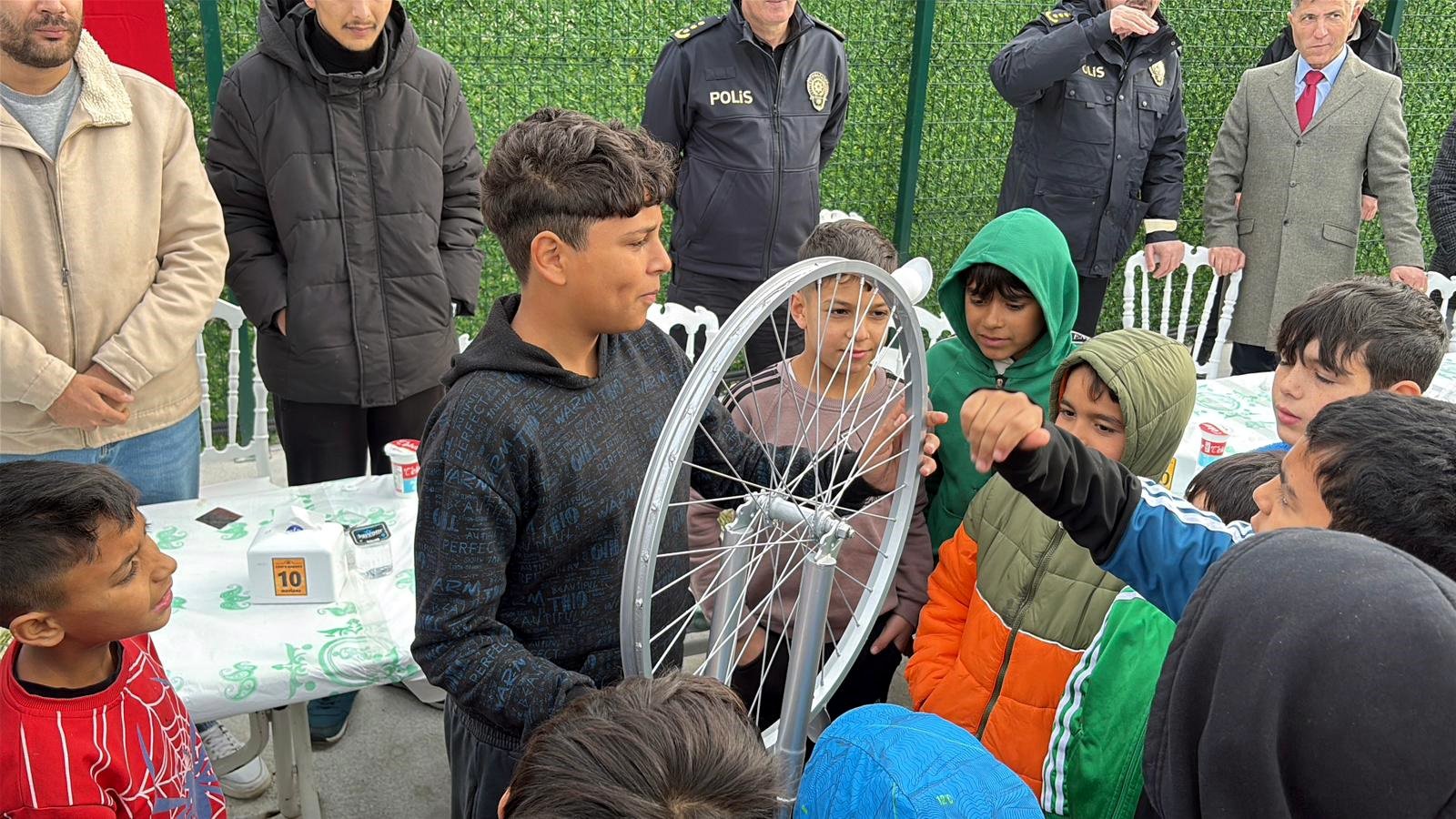 Kore Mahallesi polis çocuk ziyareti