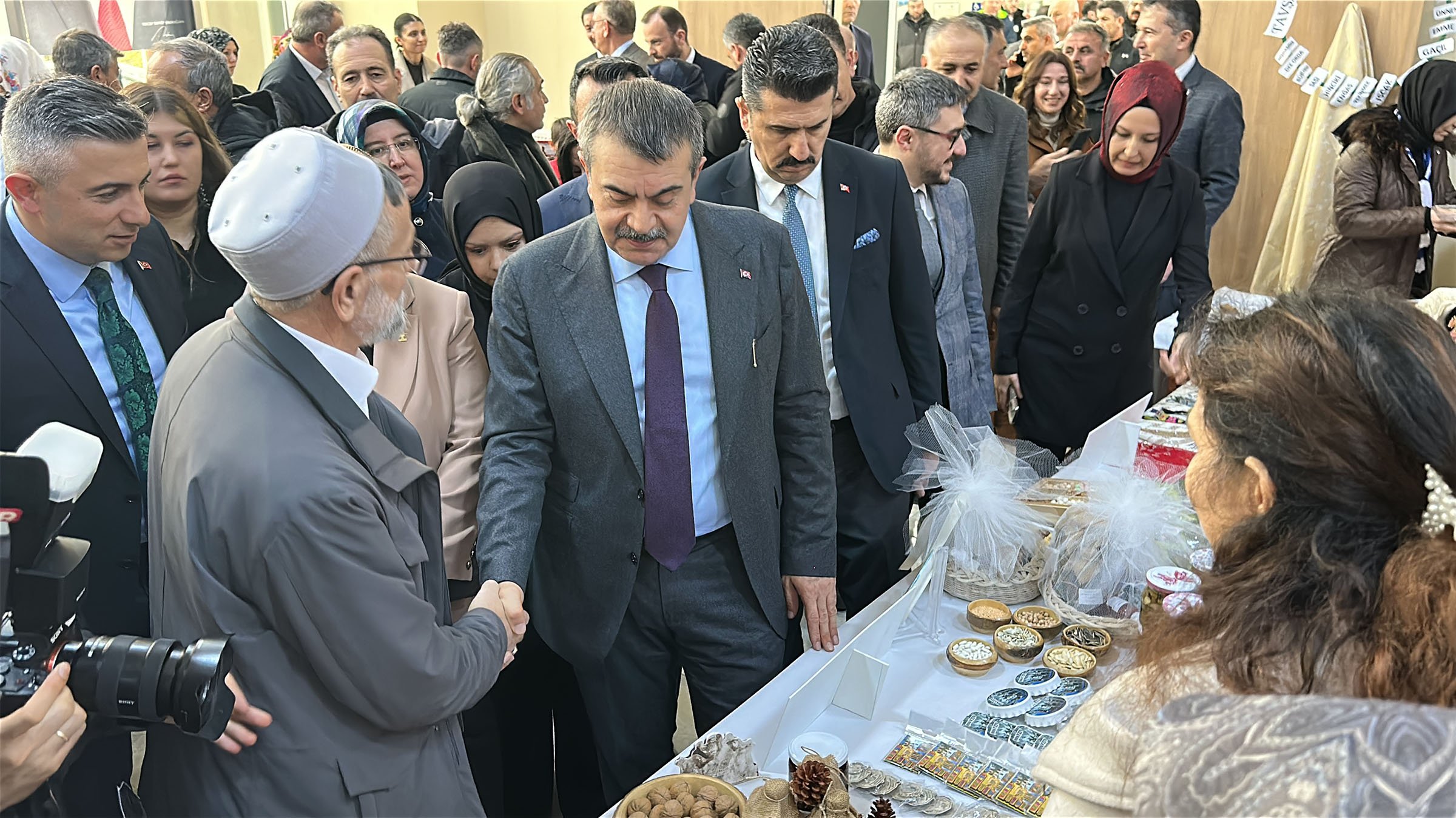 Bakan Tekin ve Protokol