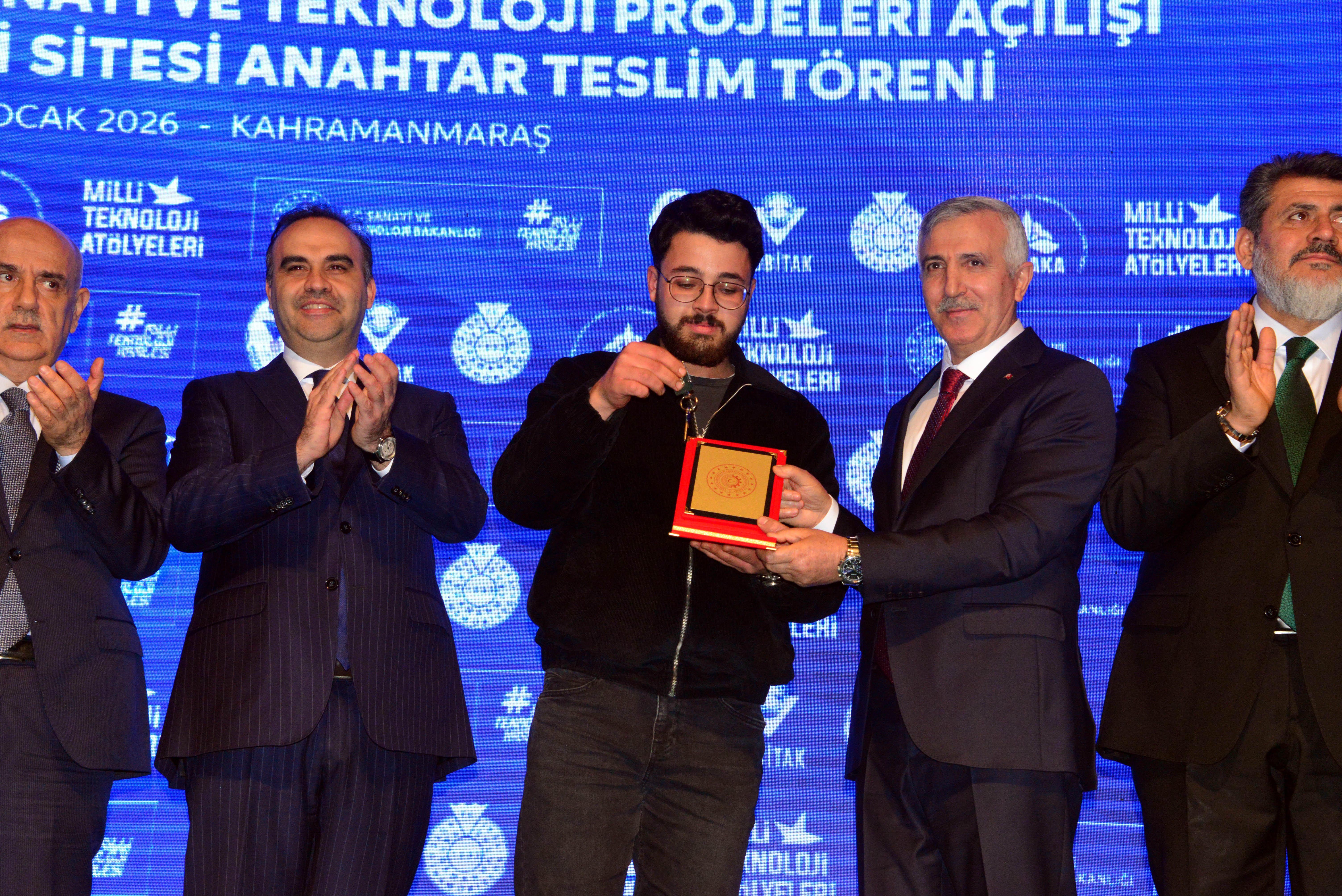 Bakan Kacır ve beraberindekiler proje açılışında