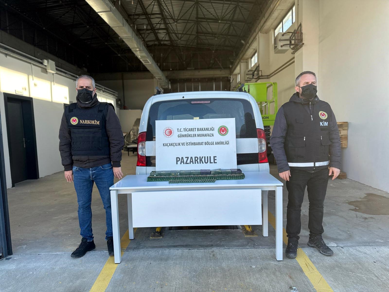 Ele geçirilen kaçak elektronik sigaralar