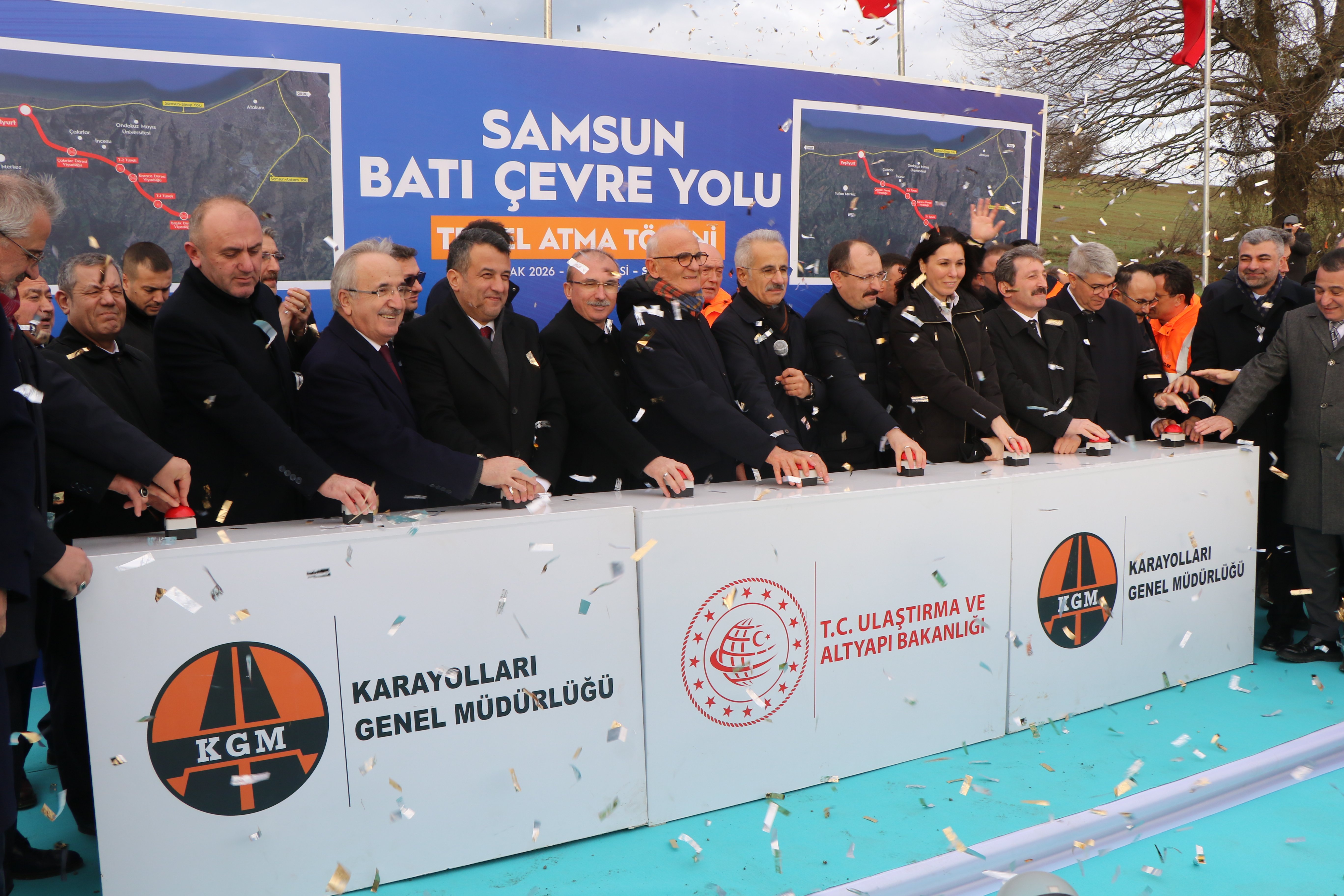 Bakan Uraloğlu ve beraberindekiler temel atma töreninde