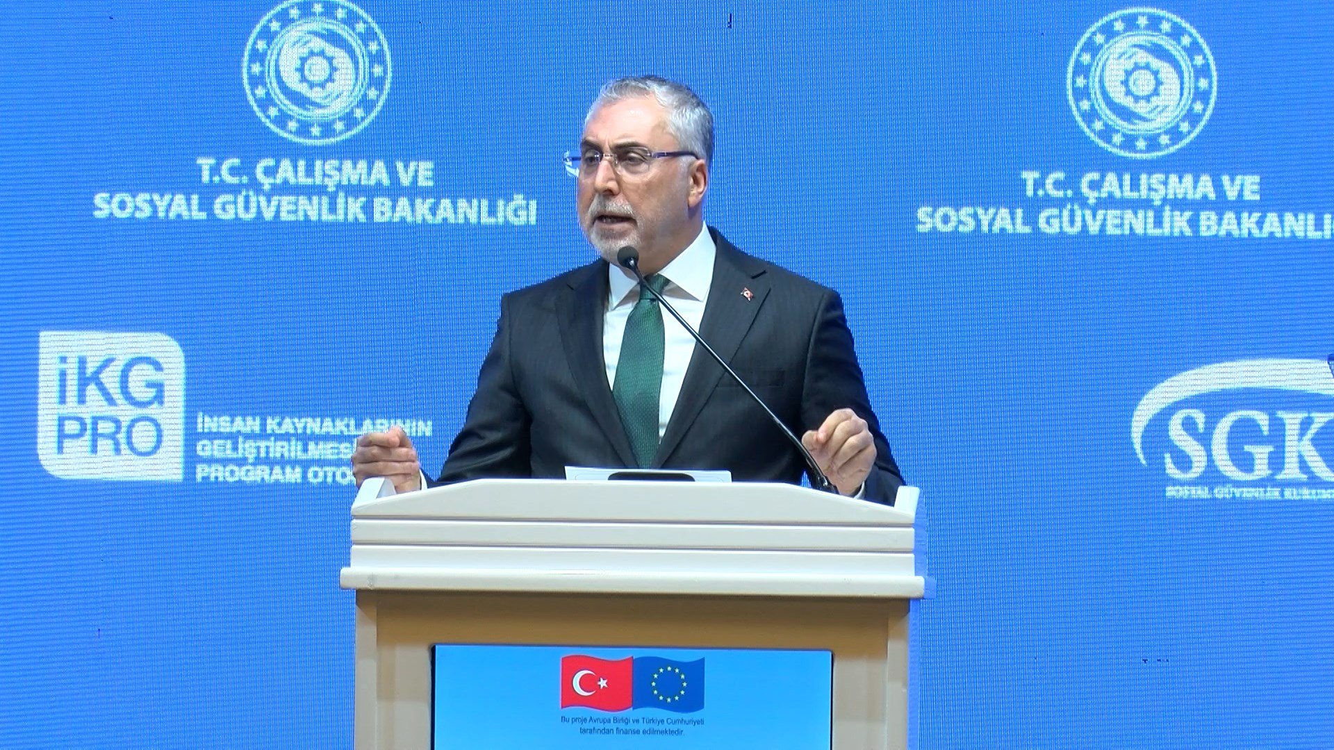 Bakan Vedat Işıkhan CHPye Sert Tepki