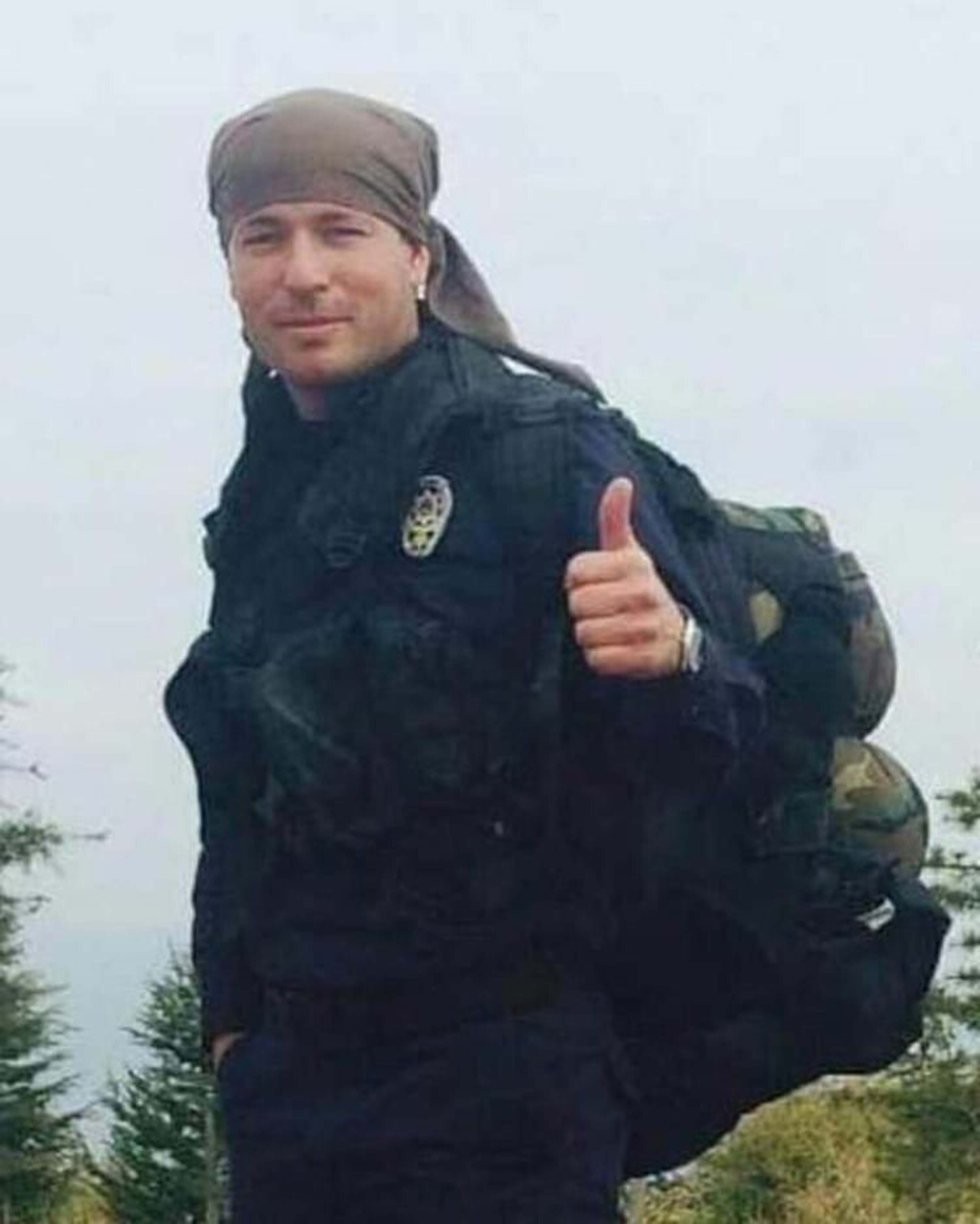 Şehit ailesi ve polisler