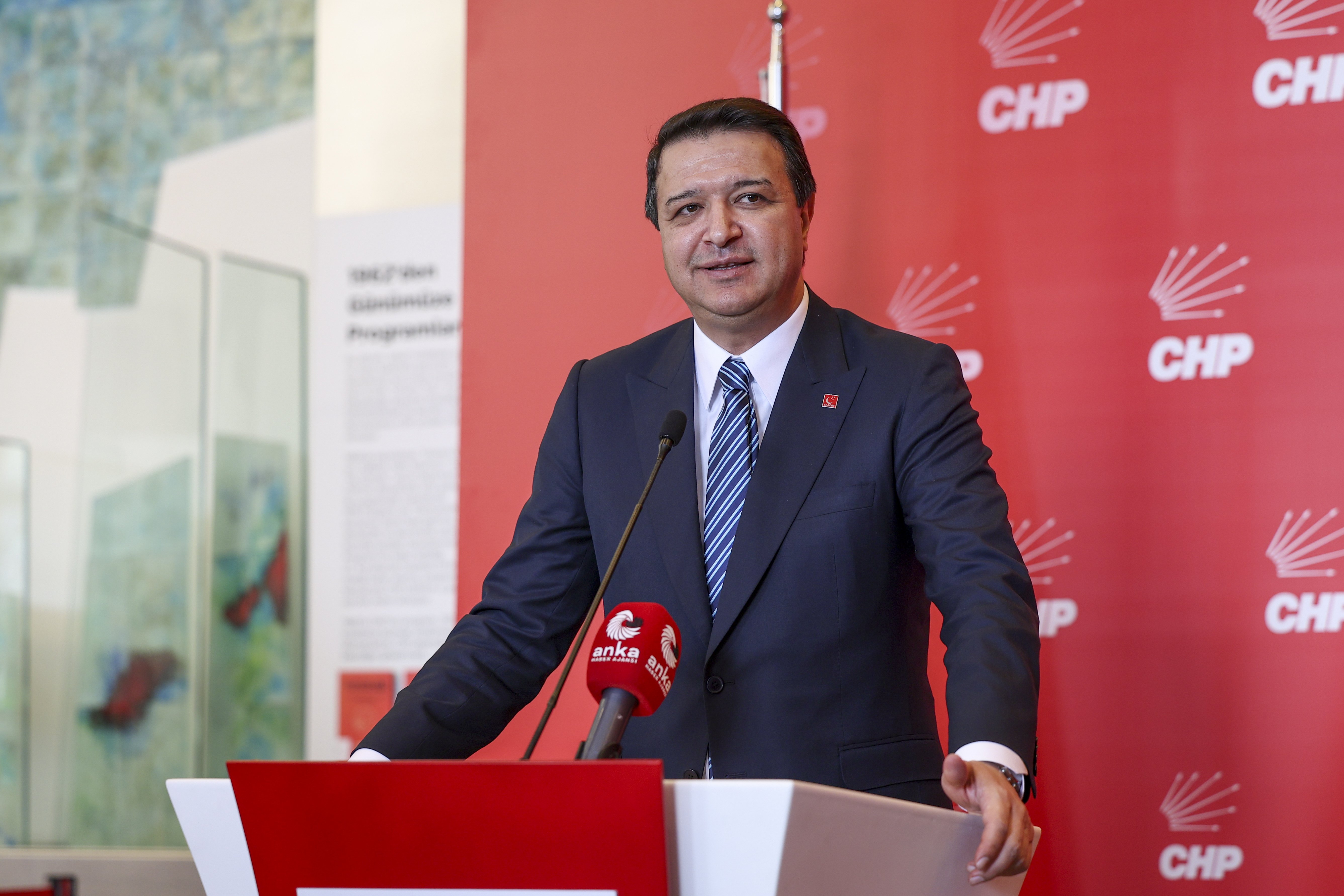 Özgür Özel ve Mahmut Arıkan