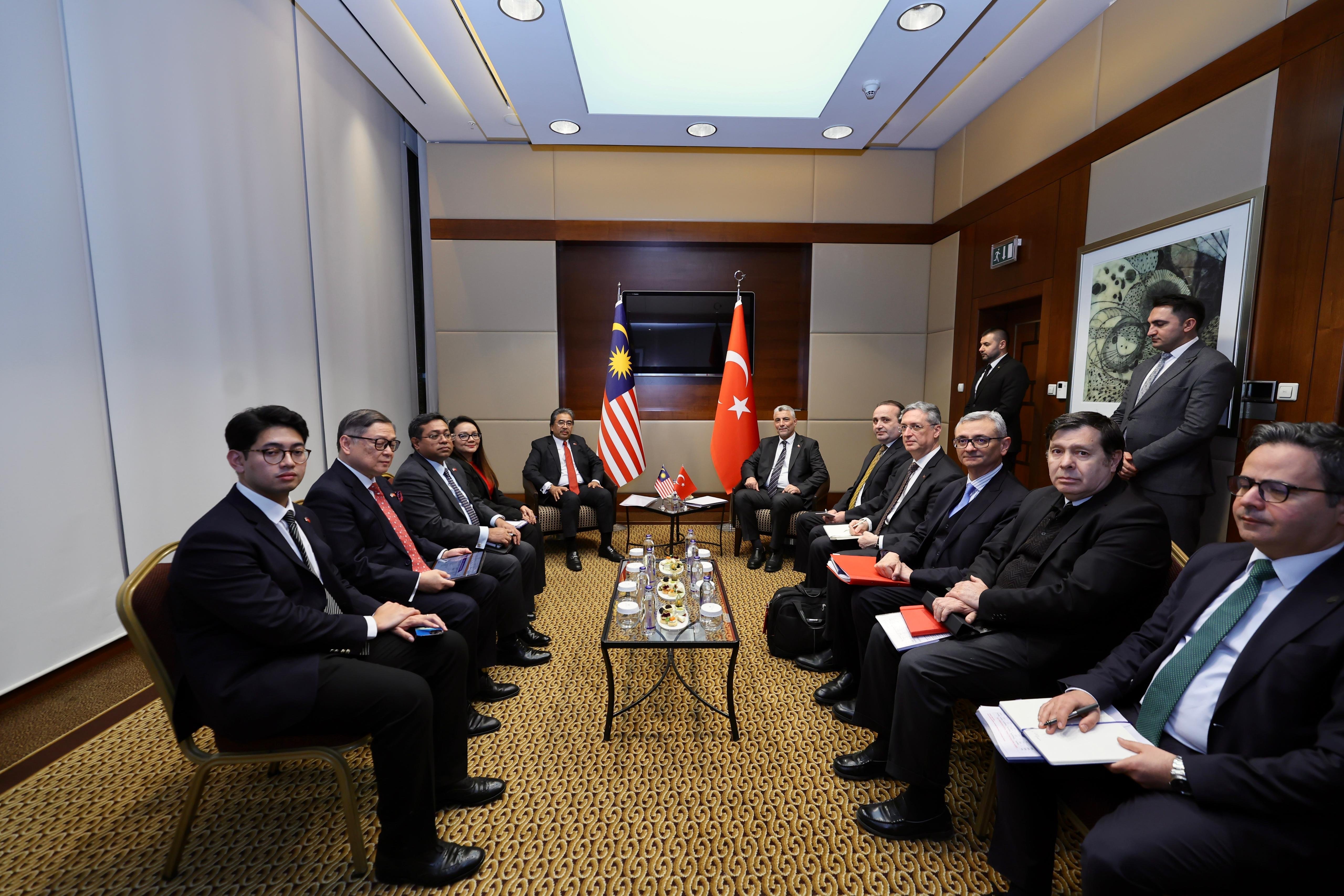 Ticaret Bakanı Ömer Bolat ve Malezyalı Bakan Johari Abdul Ghani görüşmesi