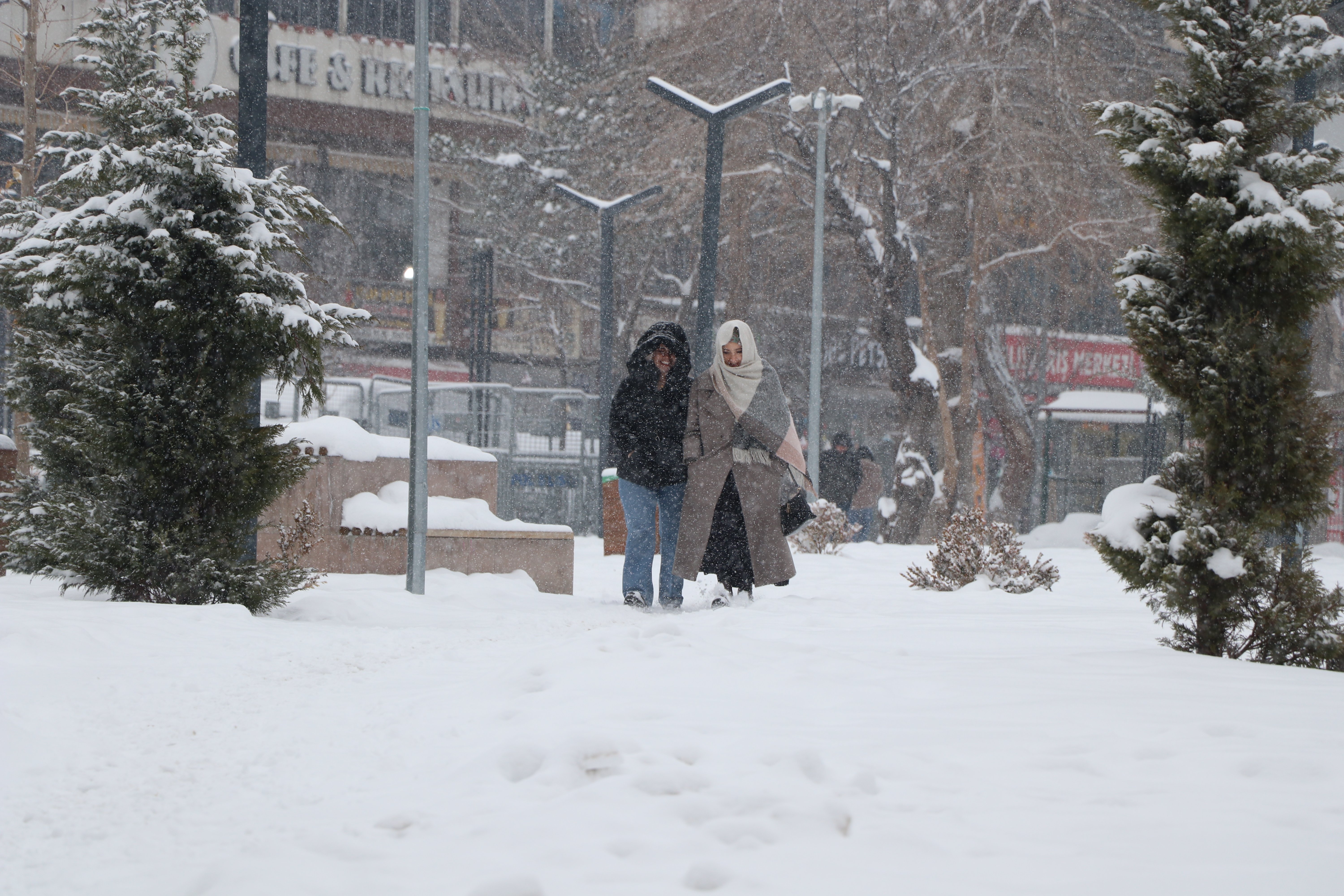 Van kar temizleme çalışmaları Büyükşehir Belediyesi