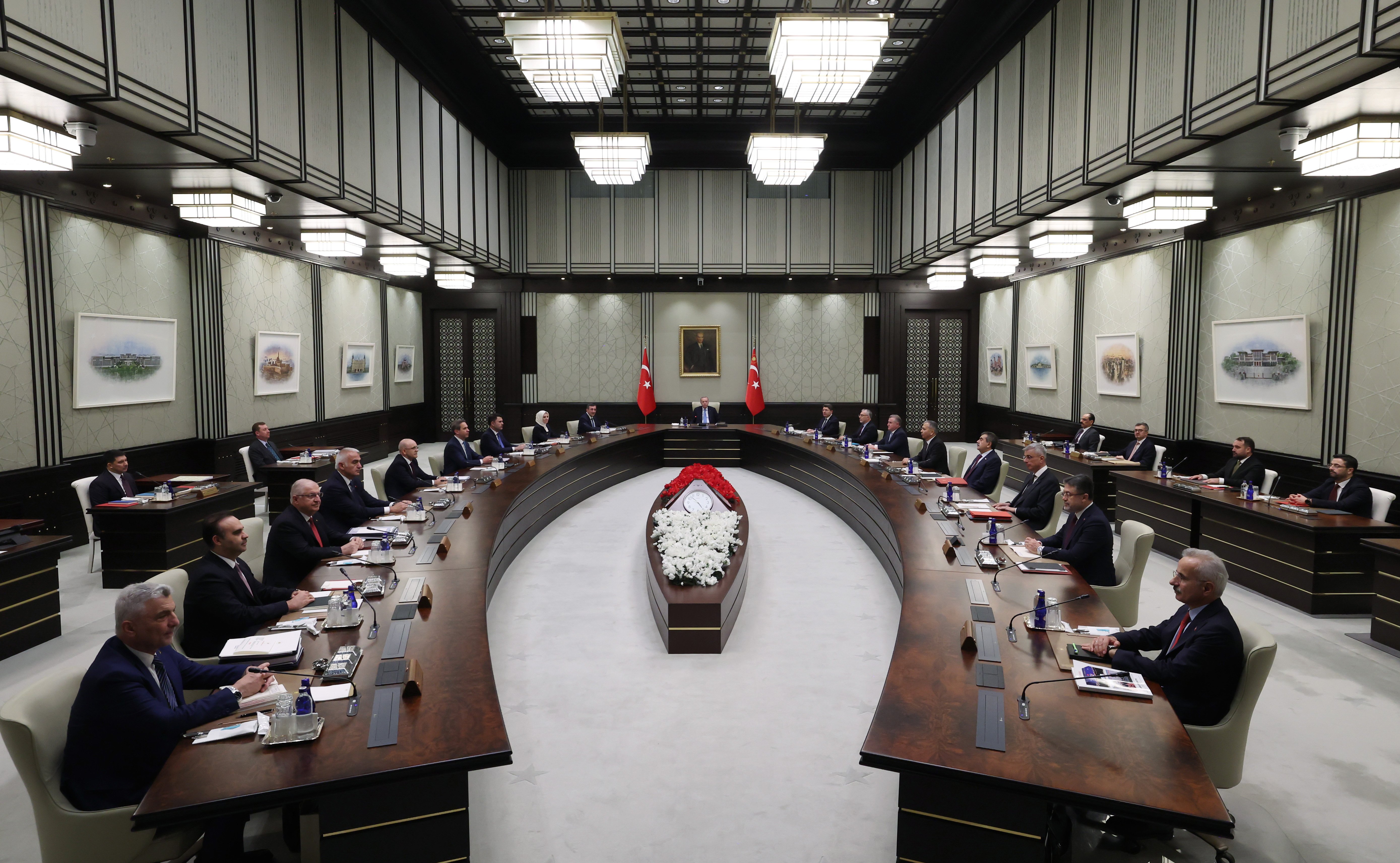 Kabine Üyeleri Toplantıda