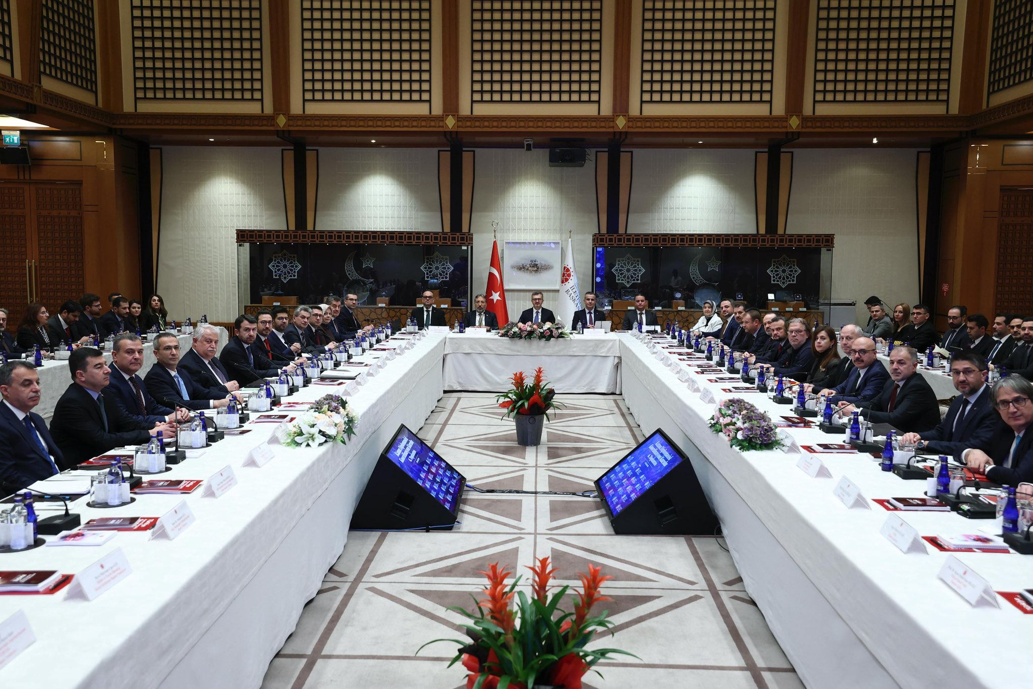 İletişim Başkanı Burhanettin Duran Kamu Diplomasisi Toplantısı