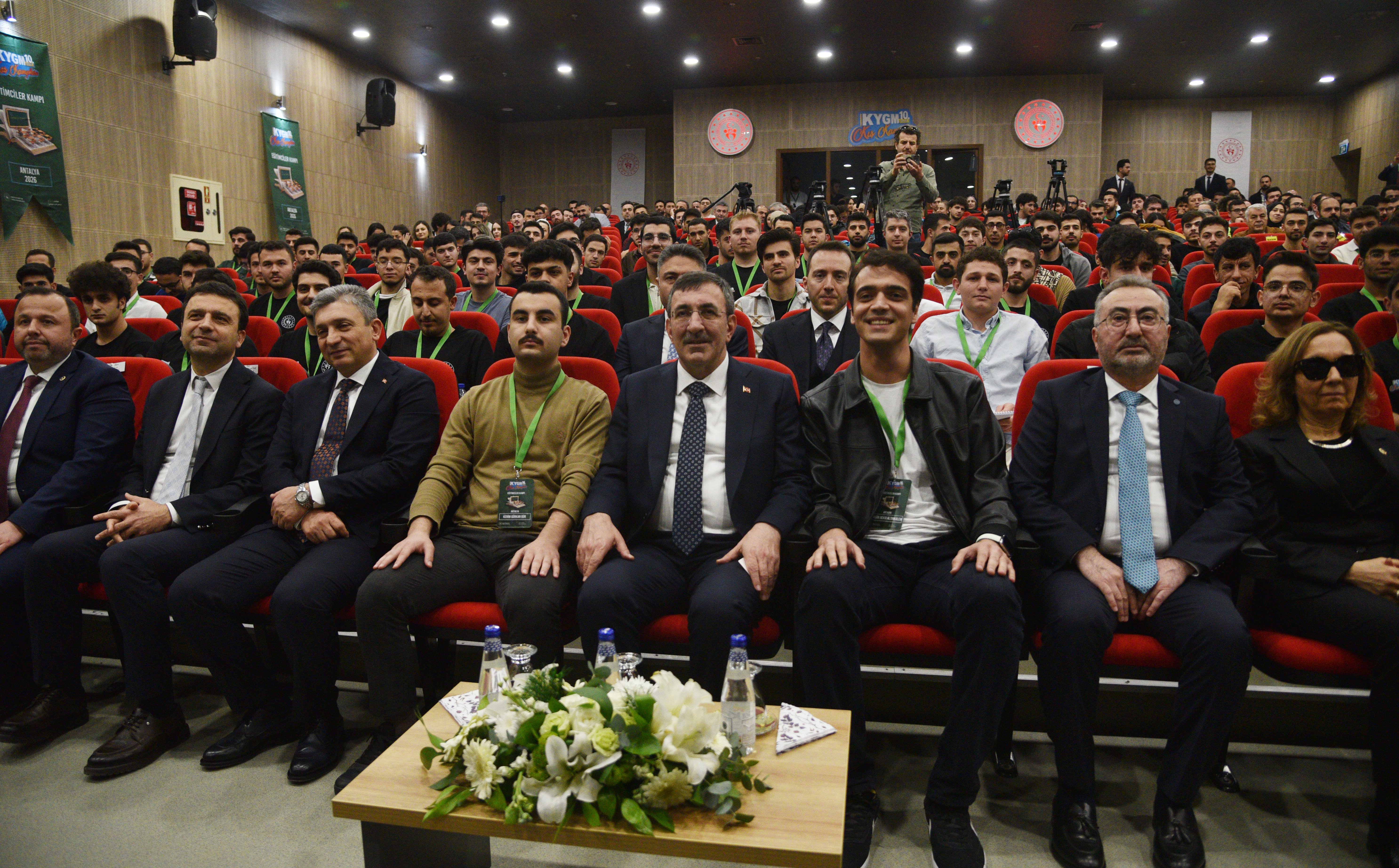 Cevdet Yılmaz Gençlerle Söyleşi