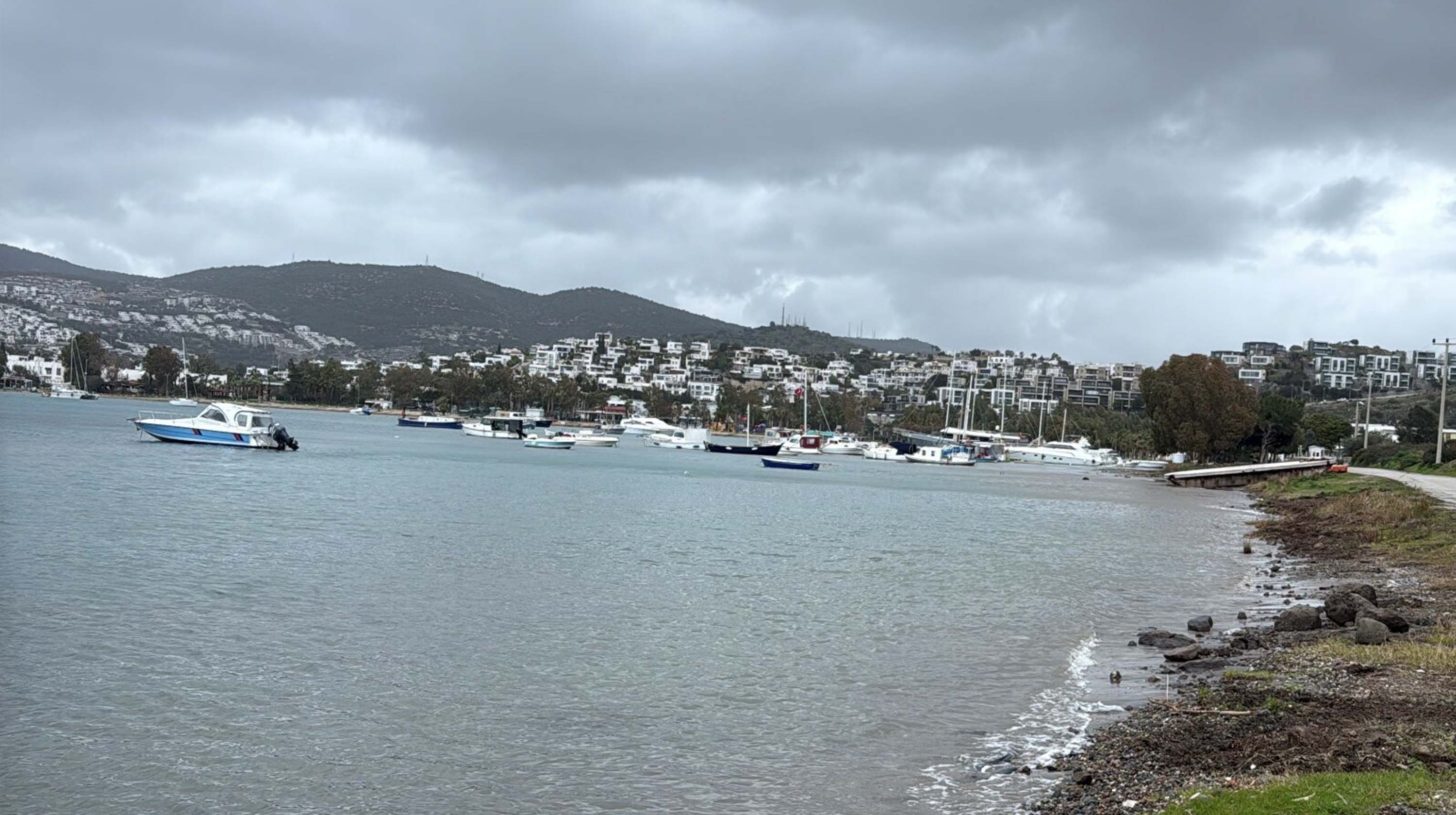 Bodrum Gümbet Dolgu Alanı tekne kaldırma çalışması
