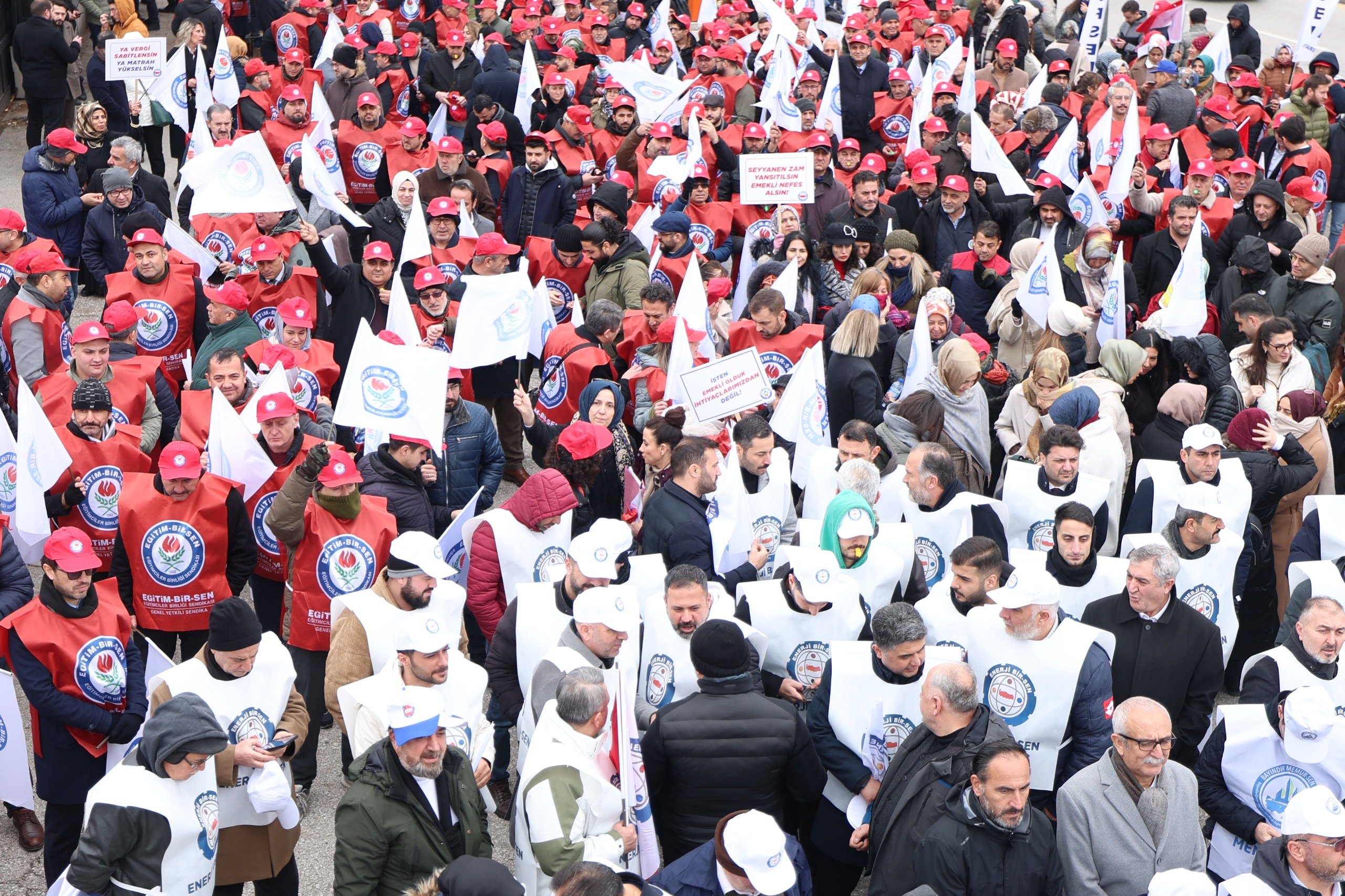 Memur-Sen eyleminde kamu çalışanları