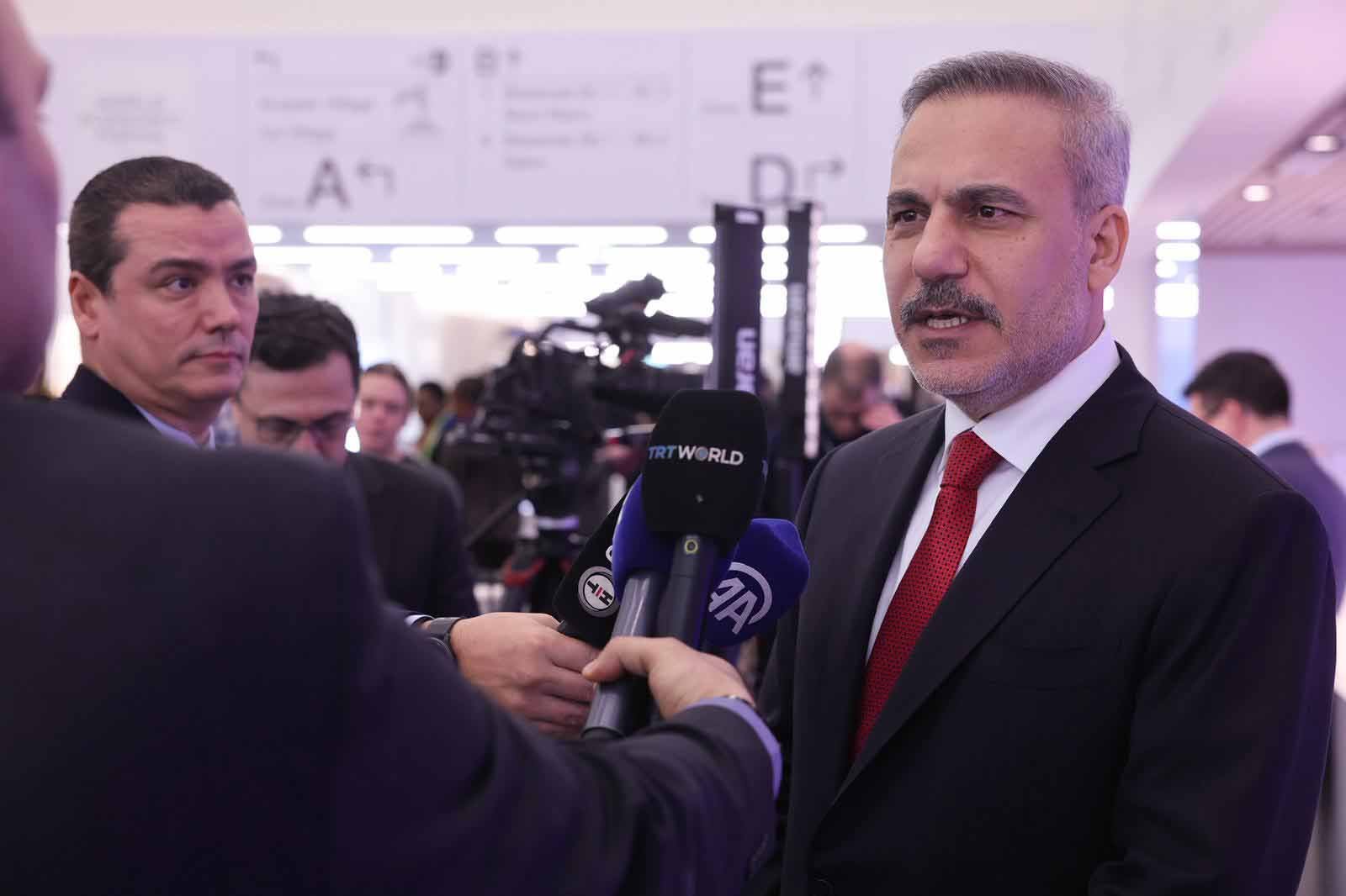 Hakan Fidan Davos Gazze Barış Kurulu imza töreni
