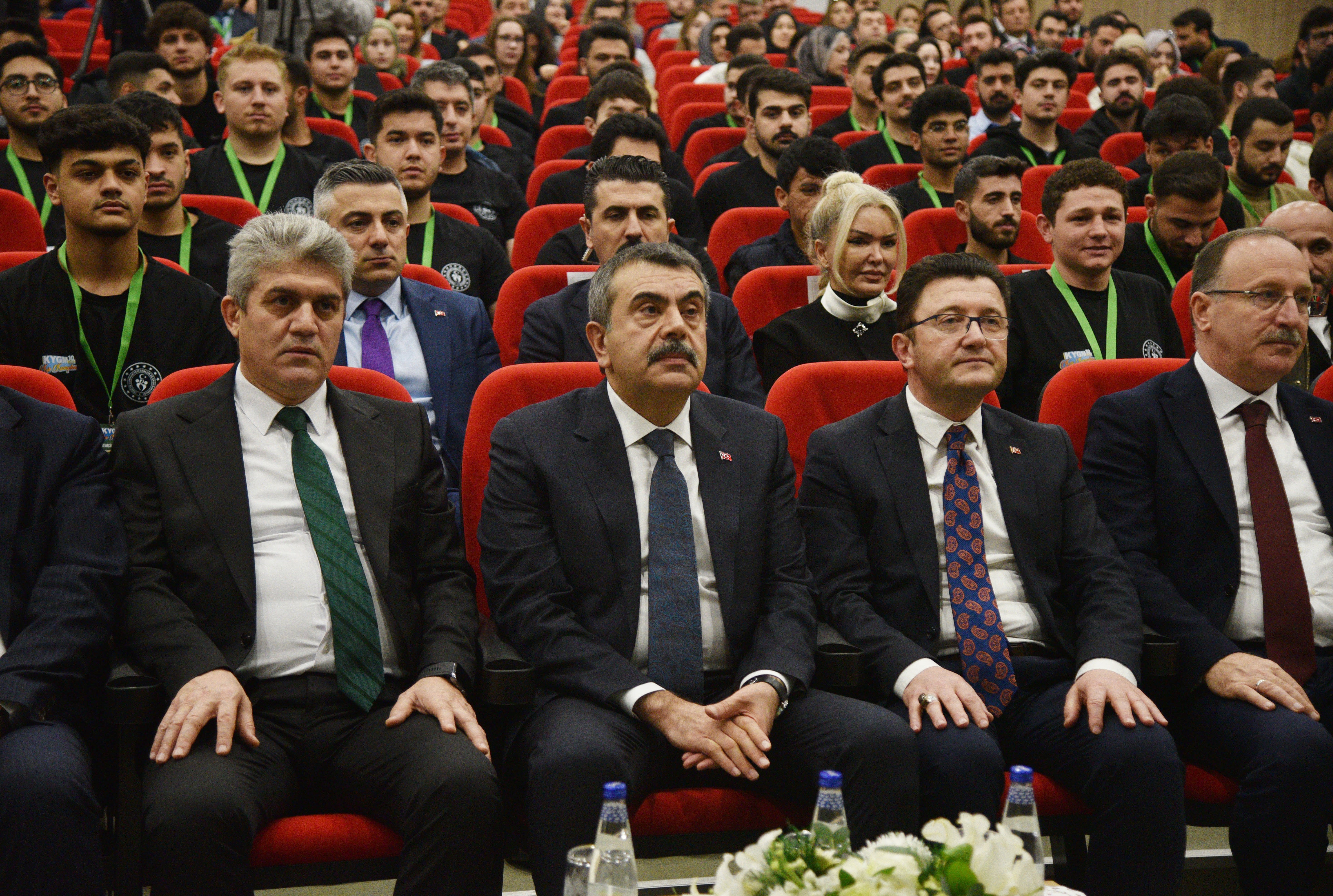 Bakan Tekin açıklama yapıyor