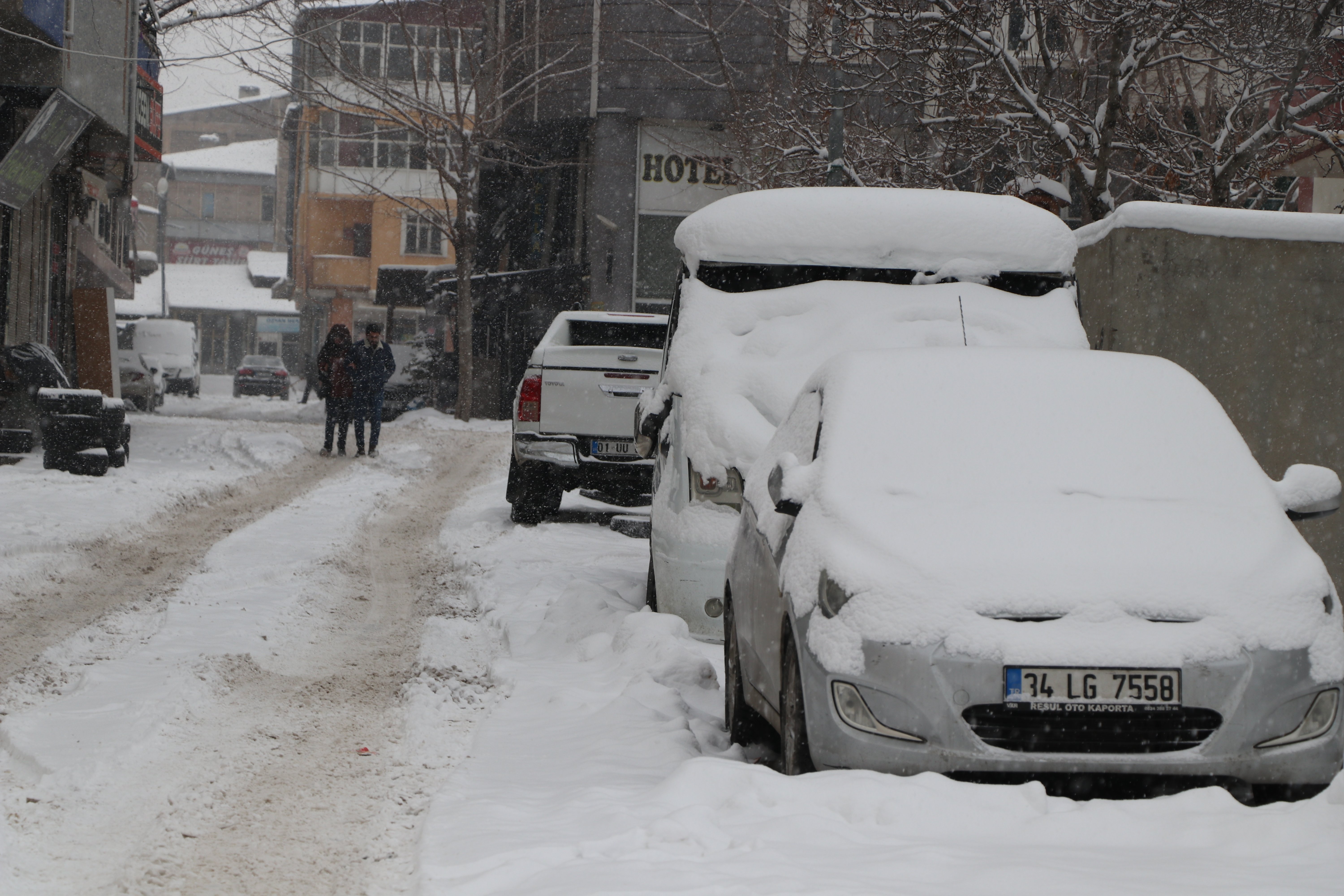 Van belediye ekipleri kar temizliği