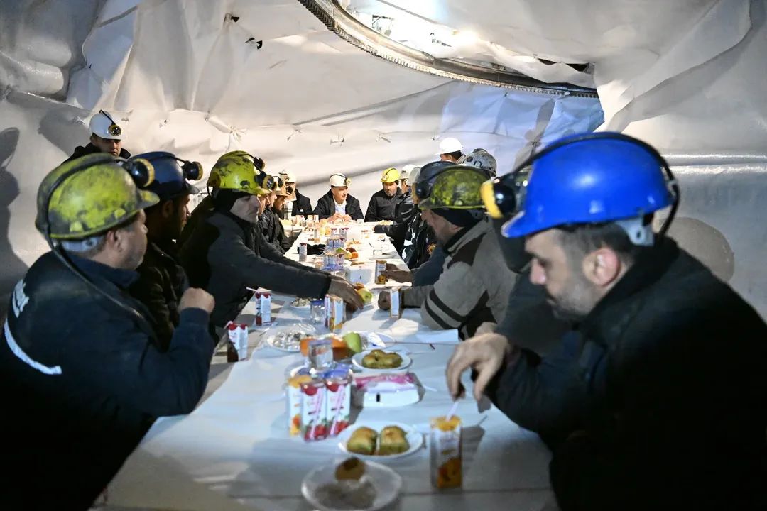 Manisa Valisi maden ziyareti