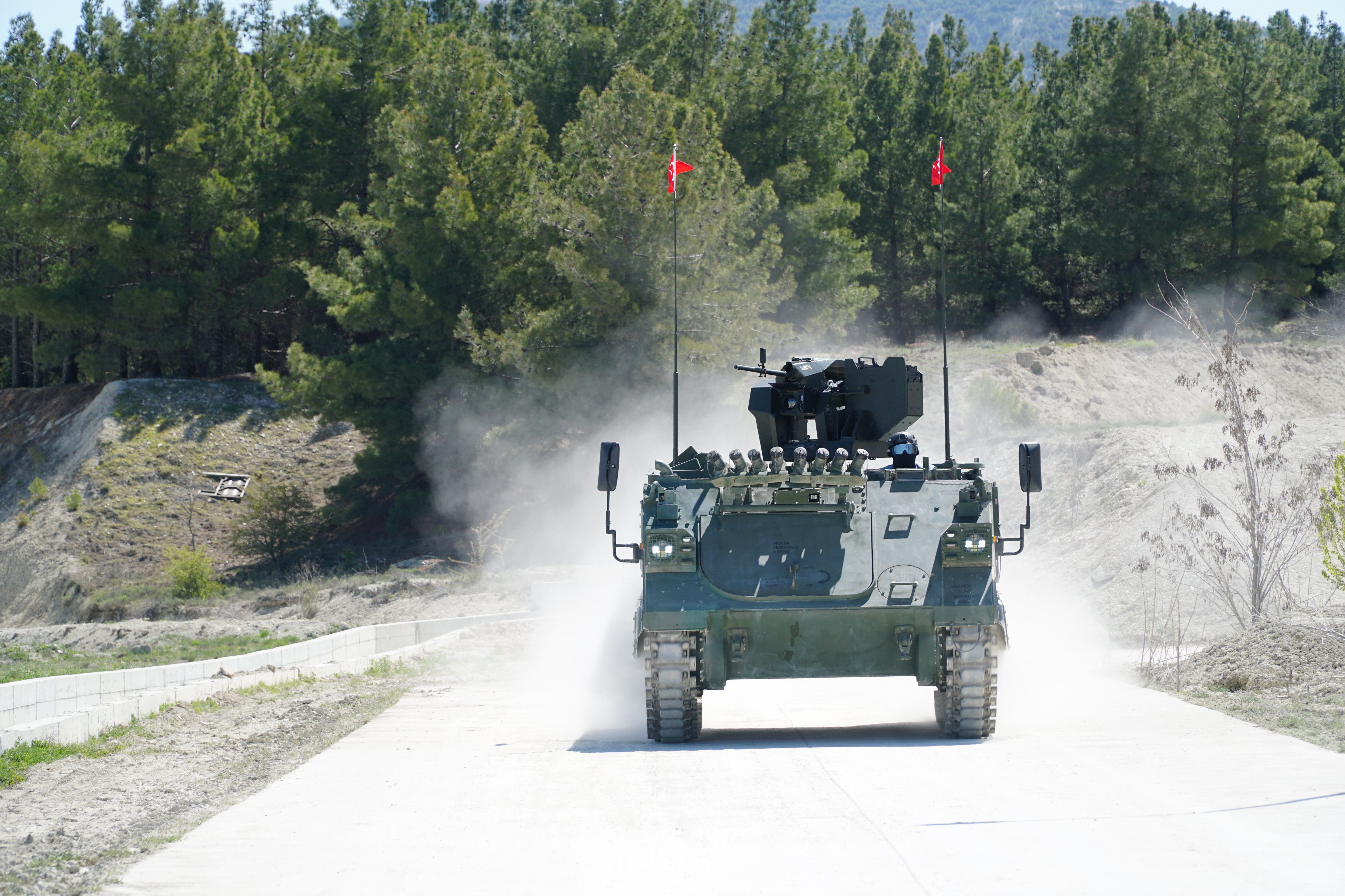 Elektrikli Zırhlı Personel Taşıyıcısı E-ZPT