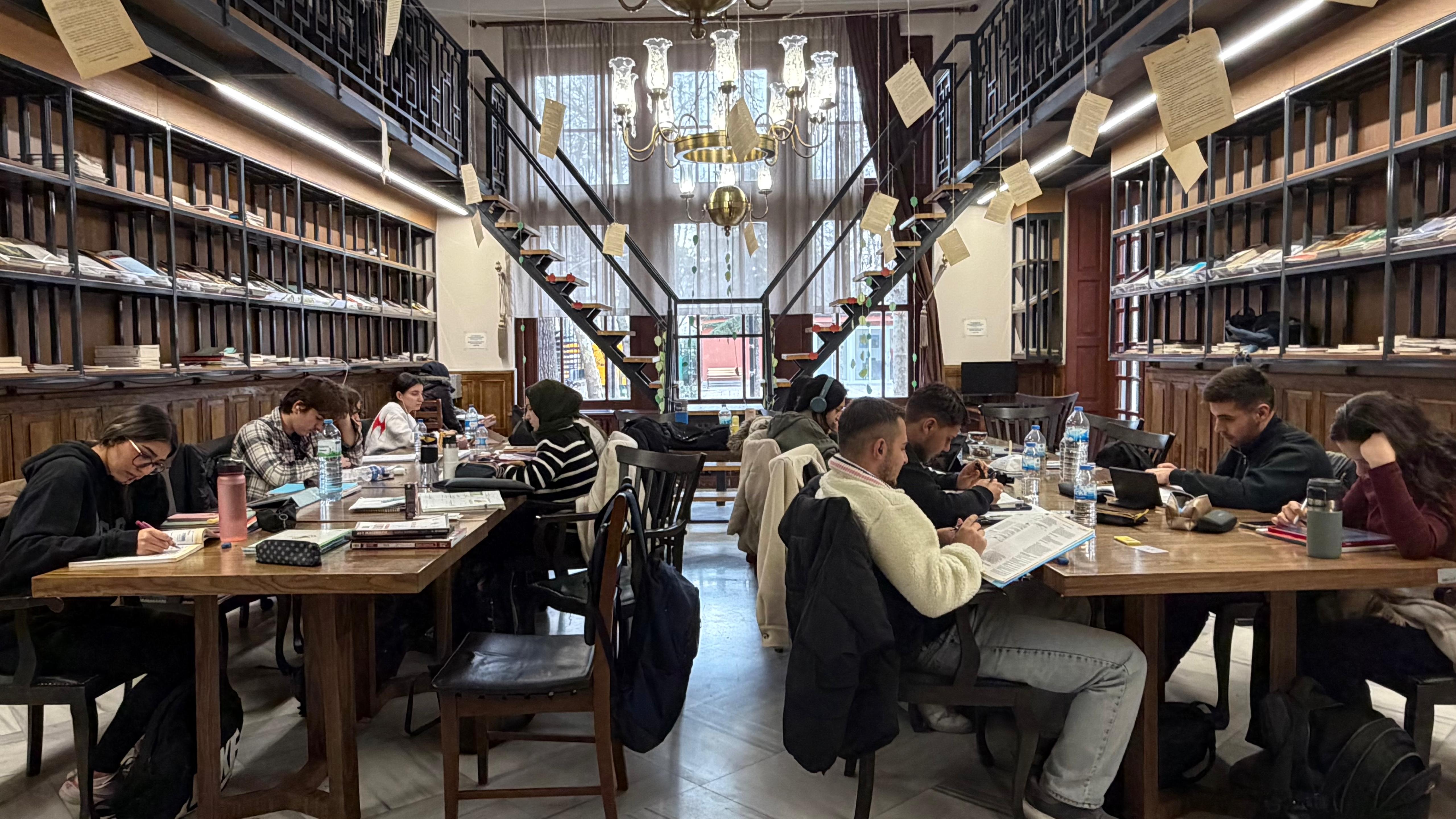 Modern Kütüphane Tasarımı