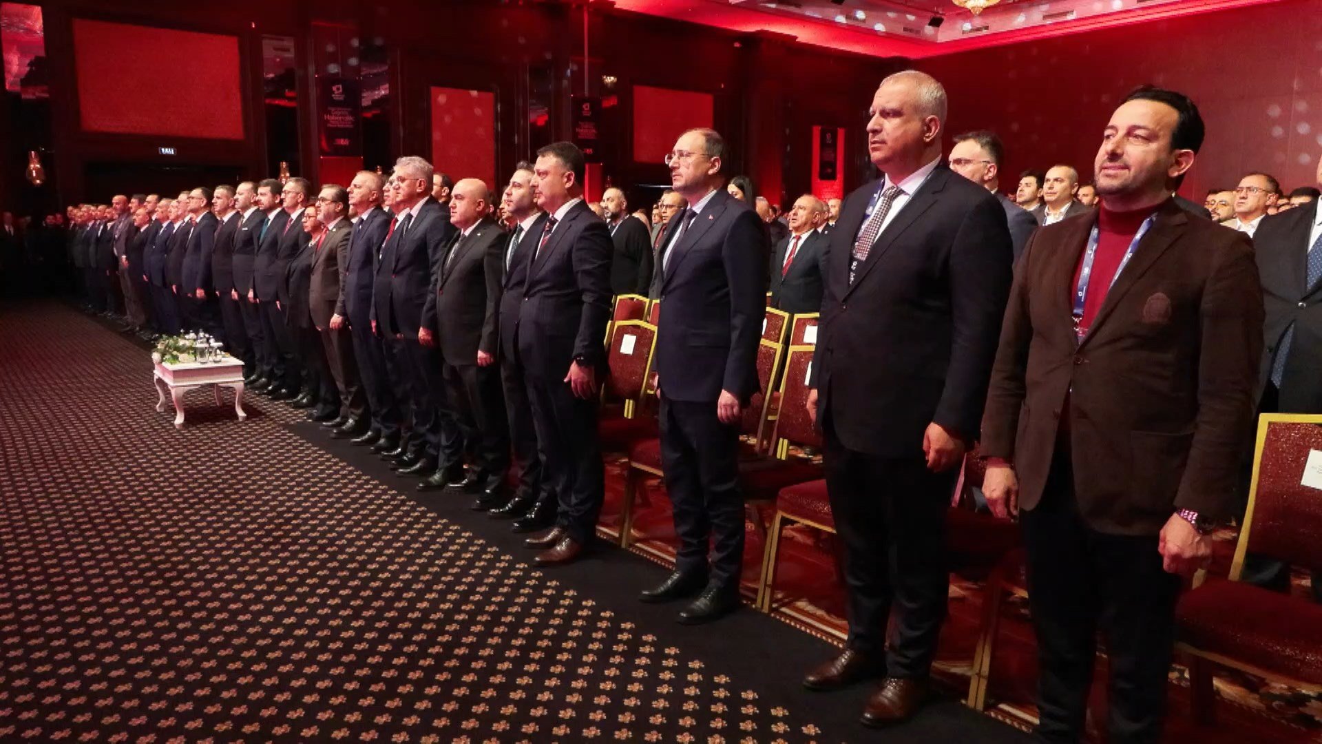 Panelde konuşan İletişim Başkanı Burhanettin Duran