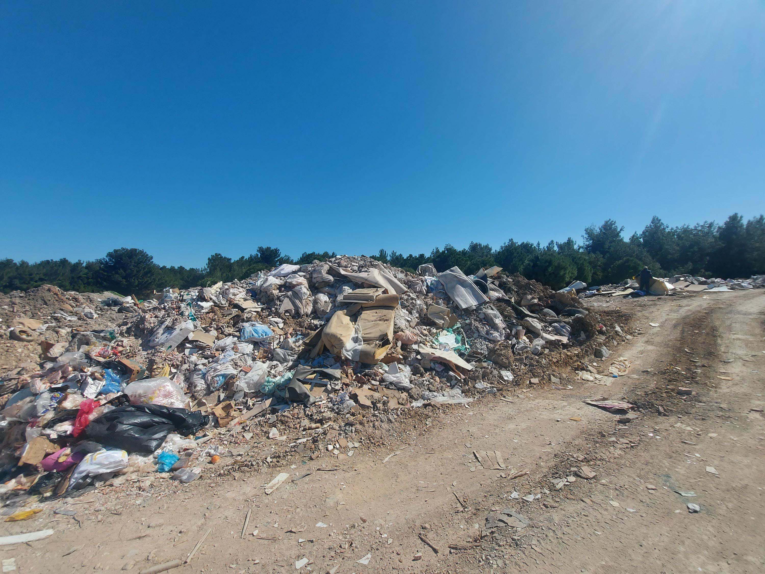 Harmandalı çöplüğü protesto pankartı