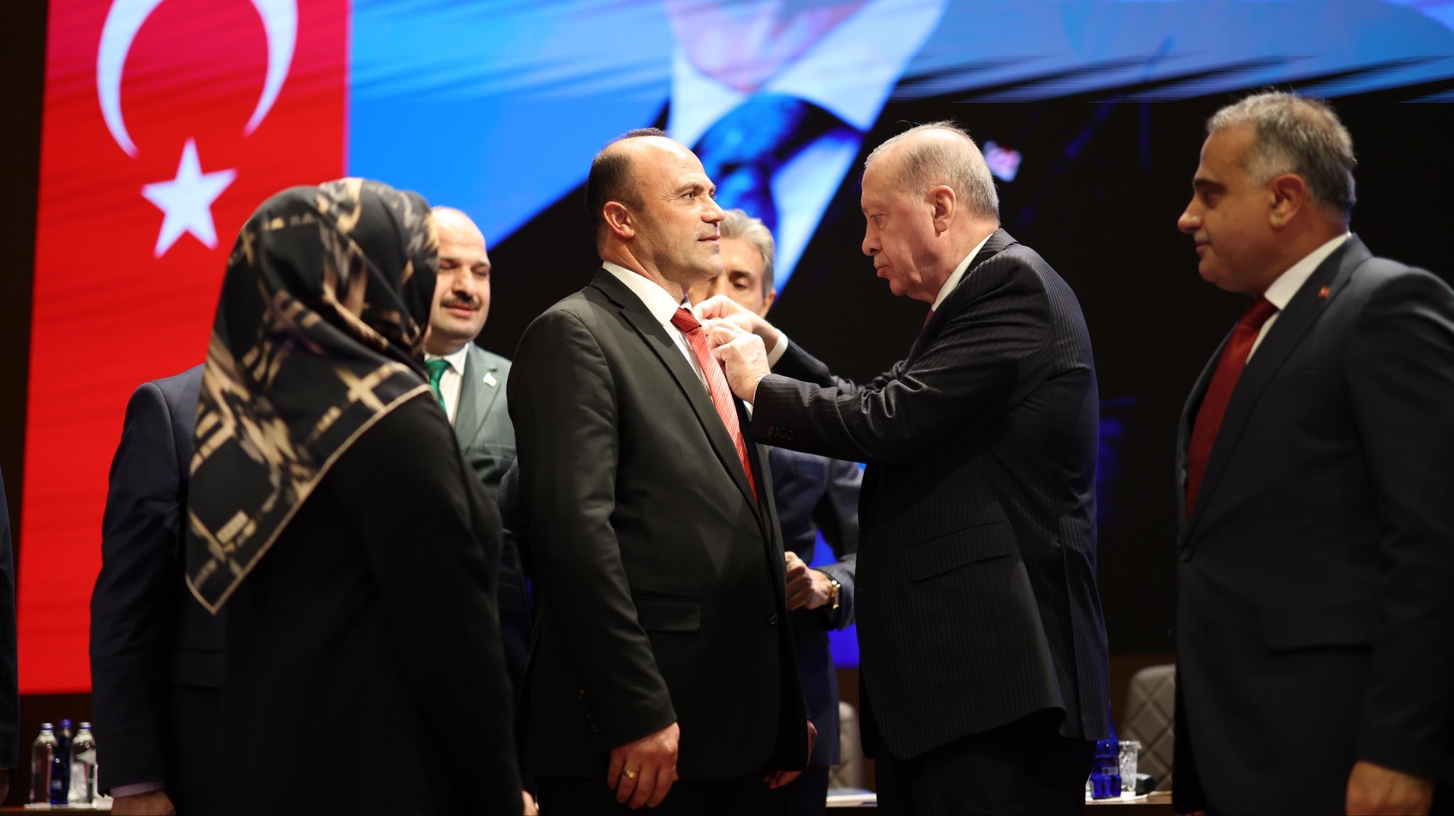 Ömer Çelik basın mensuplarının sorularını yanıtlıyor