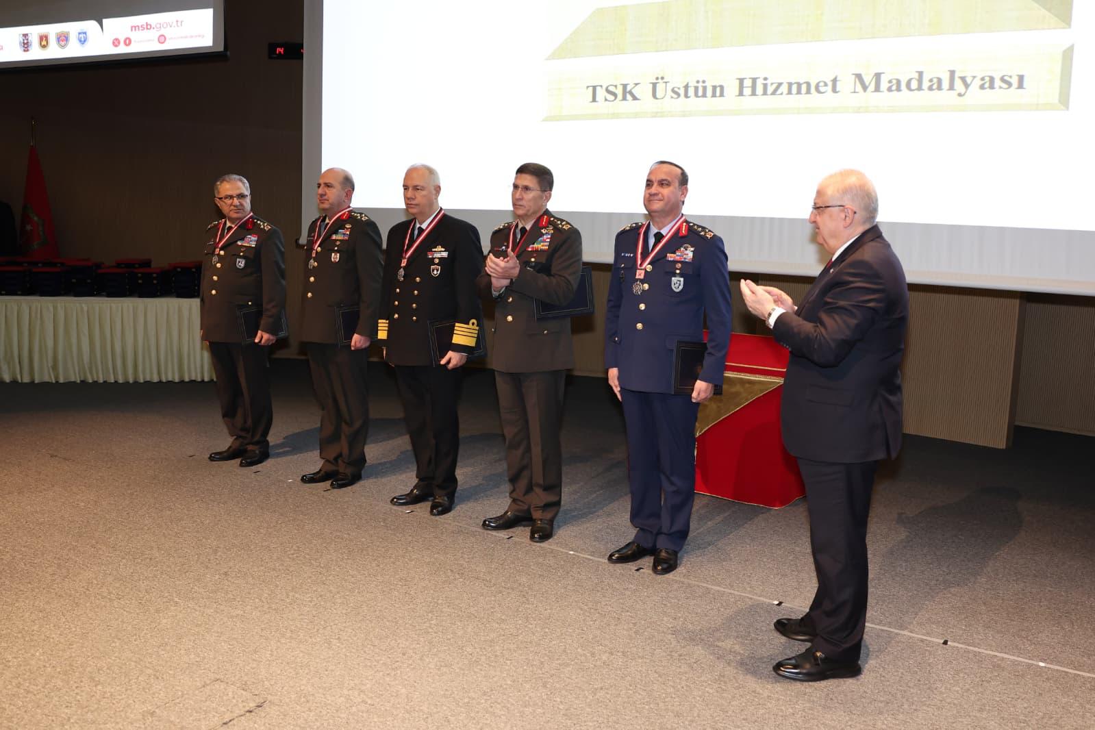 Madalya Töreni Genel Görünüm