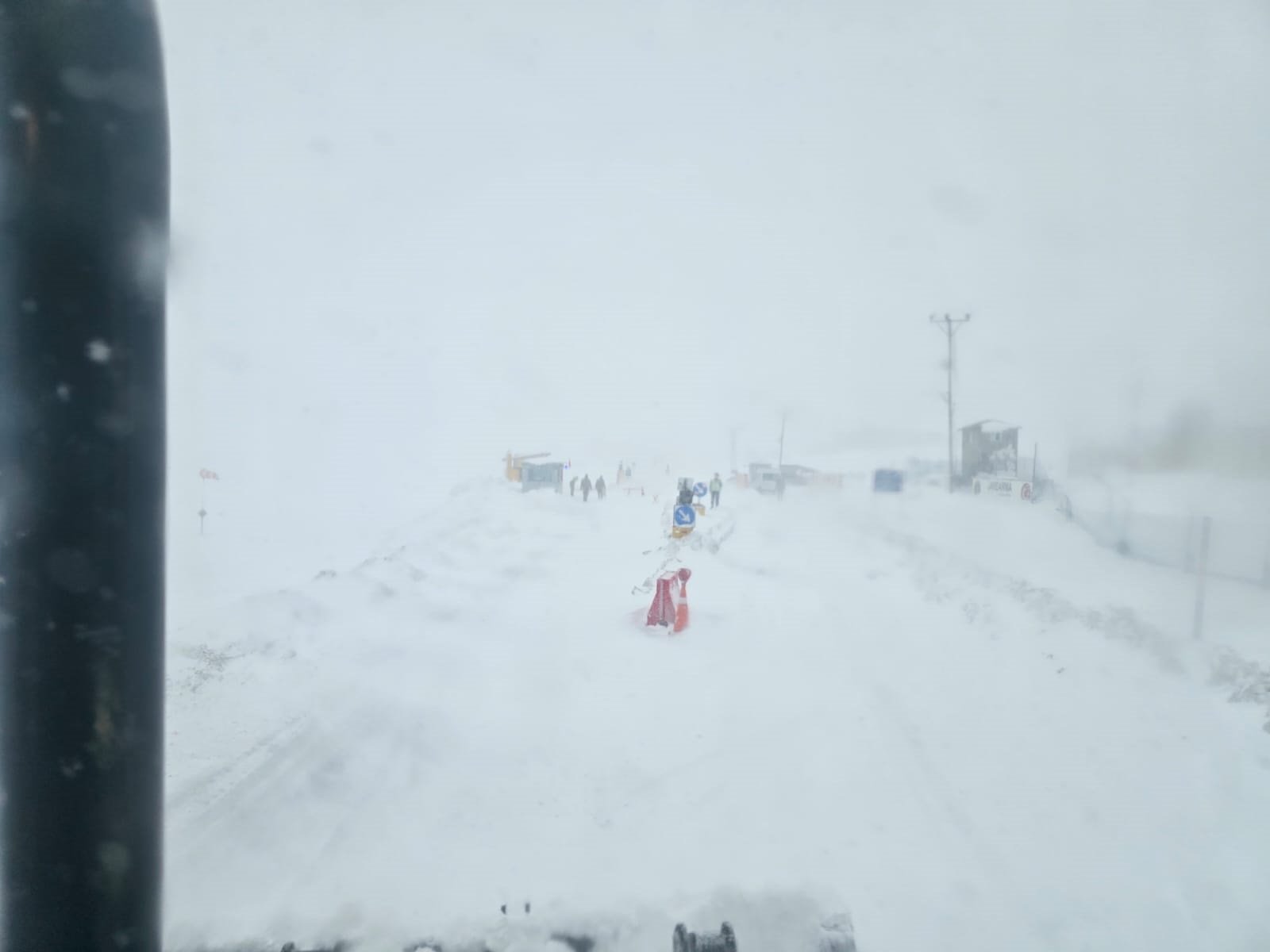 Van Çatak yolu kapalı