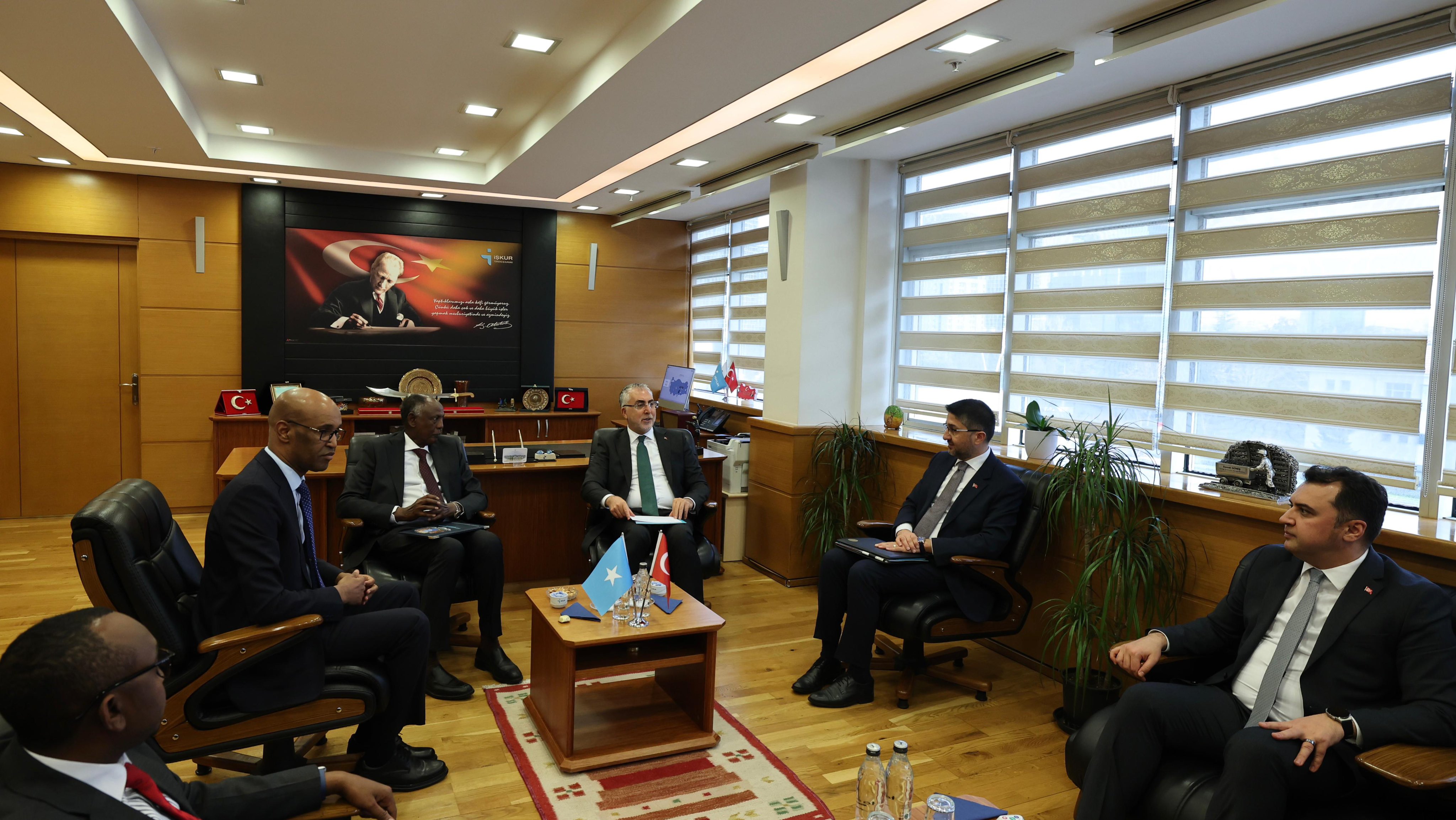 Bakan Vedat Işıkhan Somali Bakanı Salim Alio Ibro ile görüşüyor