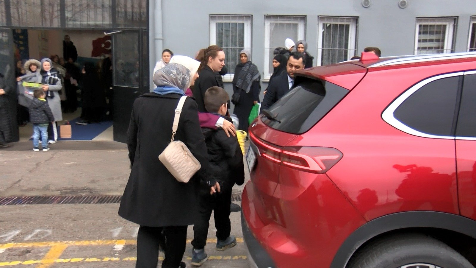 Aras Talha Taşkın Karnesini Alırken