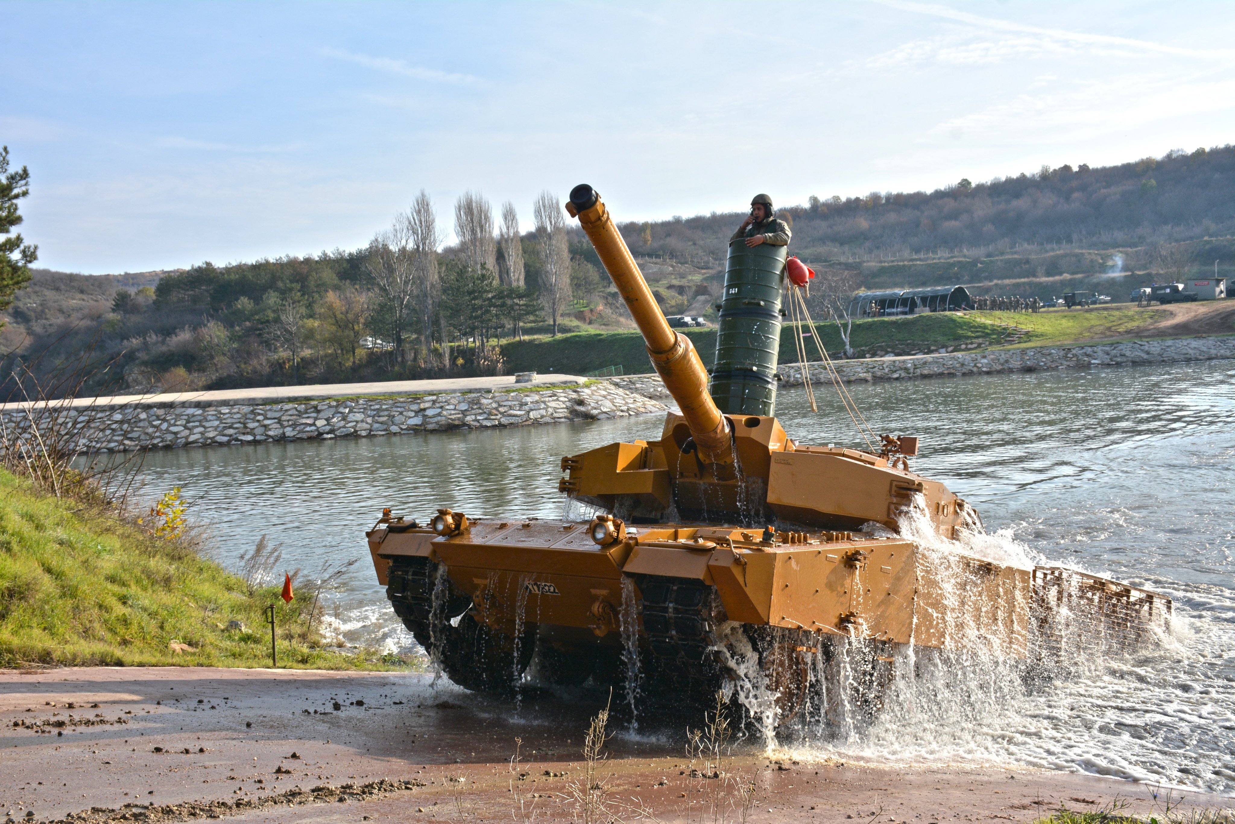 Zırhlı Araç Durgun Sulardan Geçiş Eğitimi
