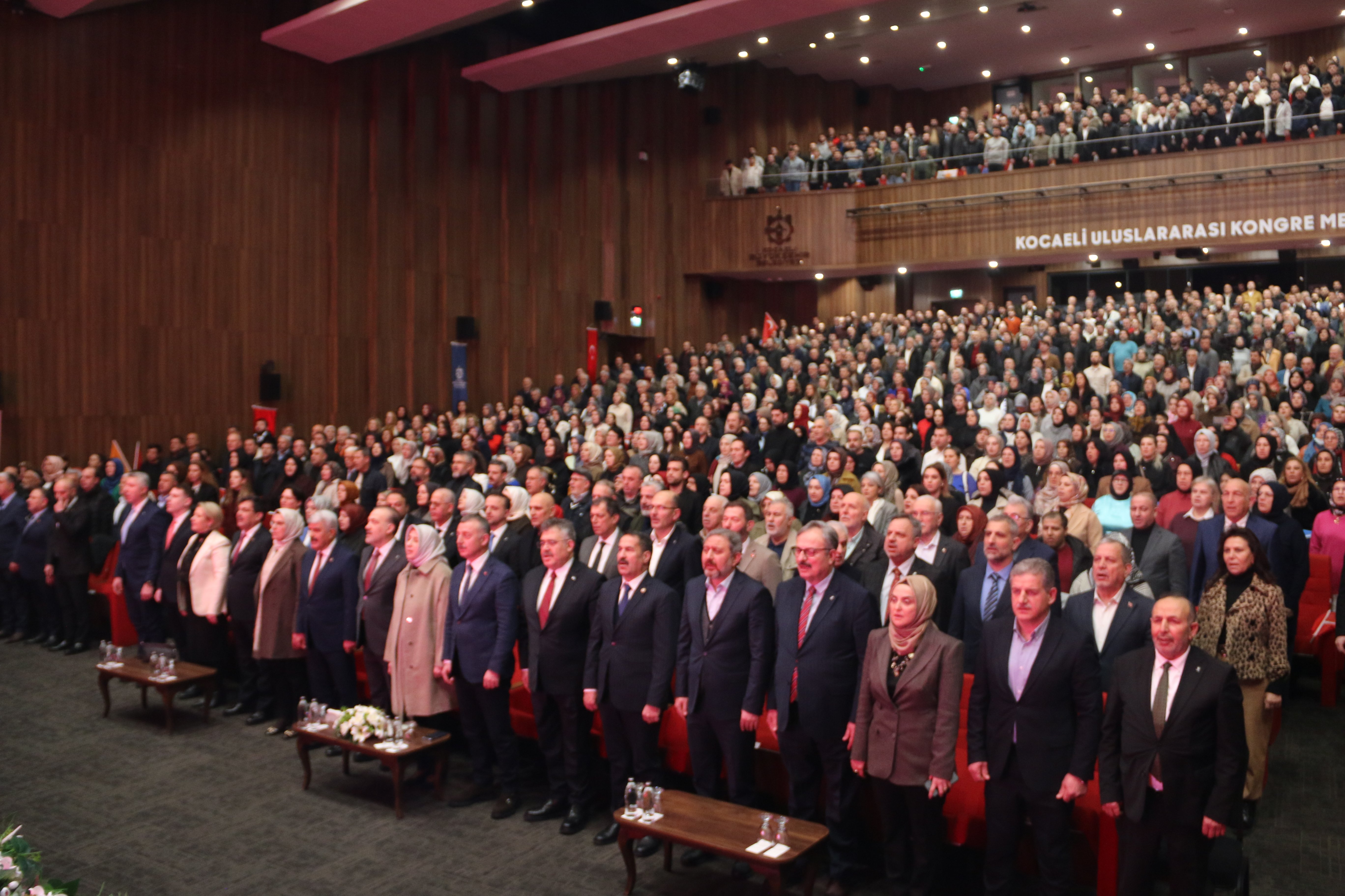AK Parti Toplantı Katılımcıları